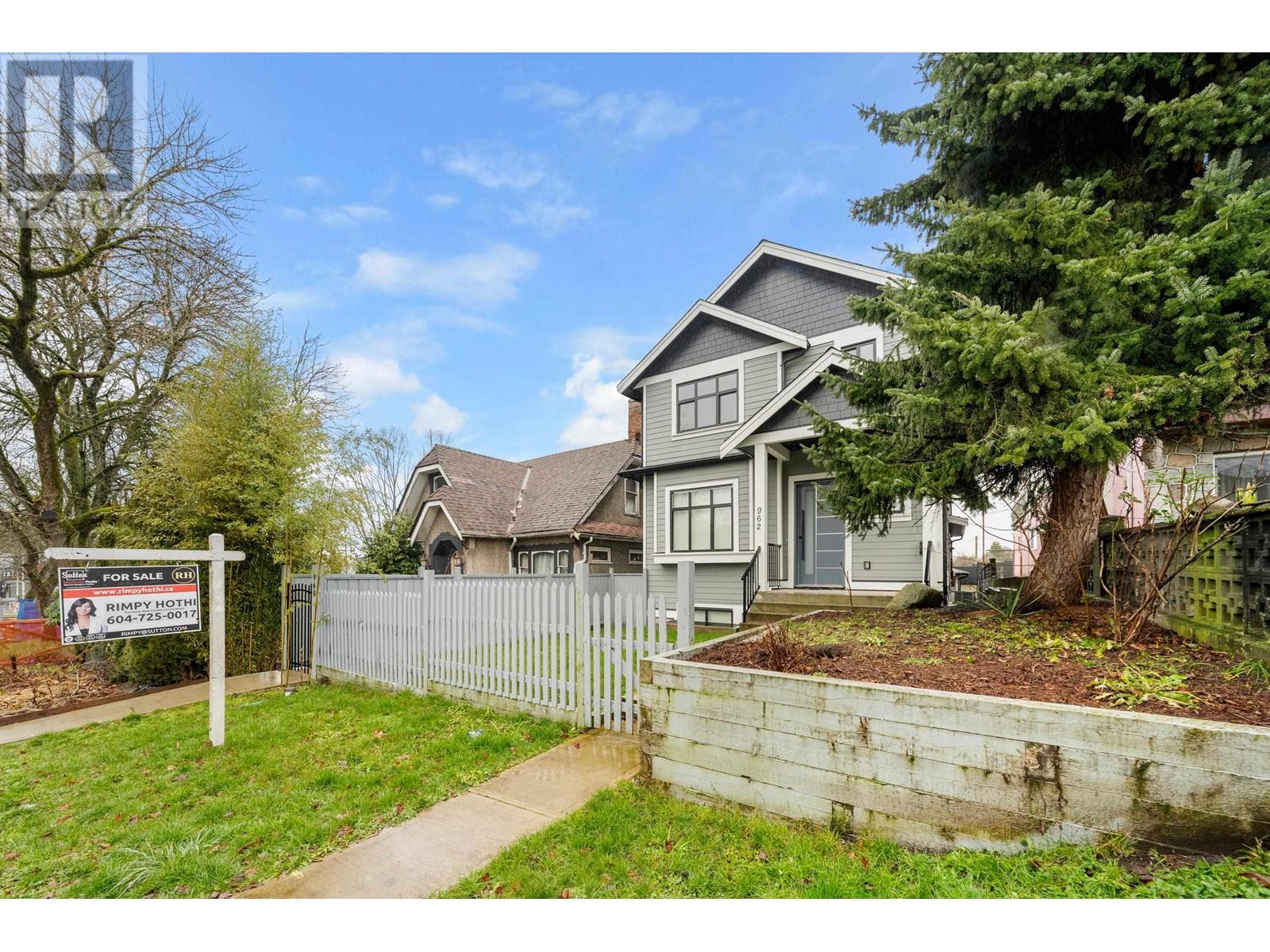 Listing Picture 18 of 40 : 962 RENFREW STREET, Vancouver / 溫哥華 - 魯藝地產 Yvonne Lu Group - MLS Medallion Club Member