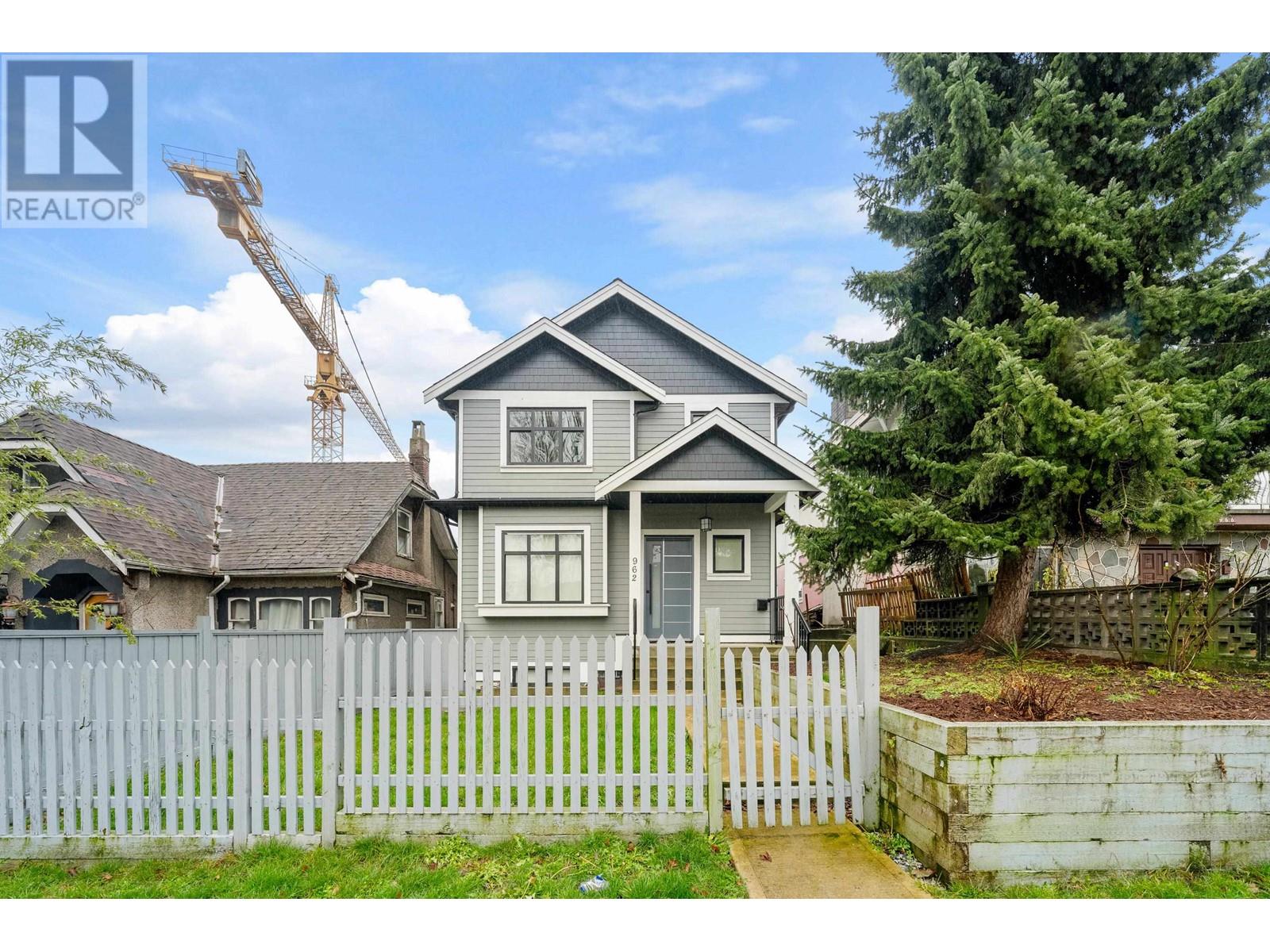 Listing Picture 16 of 40 : 962 RENFREW STREET, Vancouver / 溫哥華 - 魯藝地產 Yvonne Lu Group - MLS Medallion Club Member