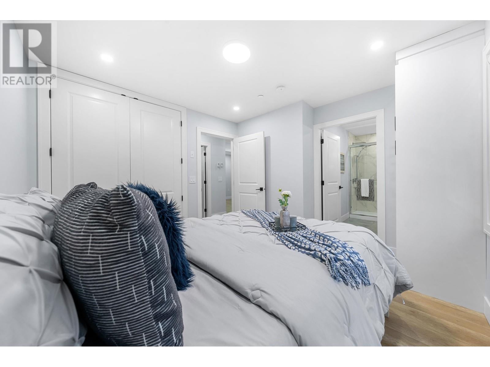 Listing Picture 28 of 40 : 962 RENFREW STREET, Vancouver / 溫哥華 - 魯藝地產 Yvonne Lu Group - MLS Medallion Club Member