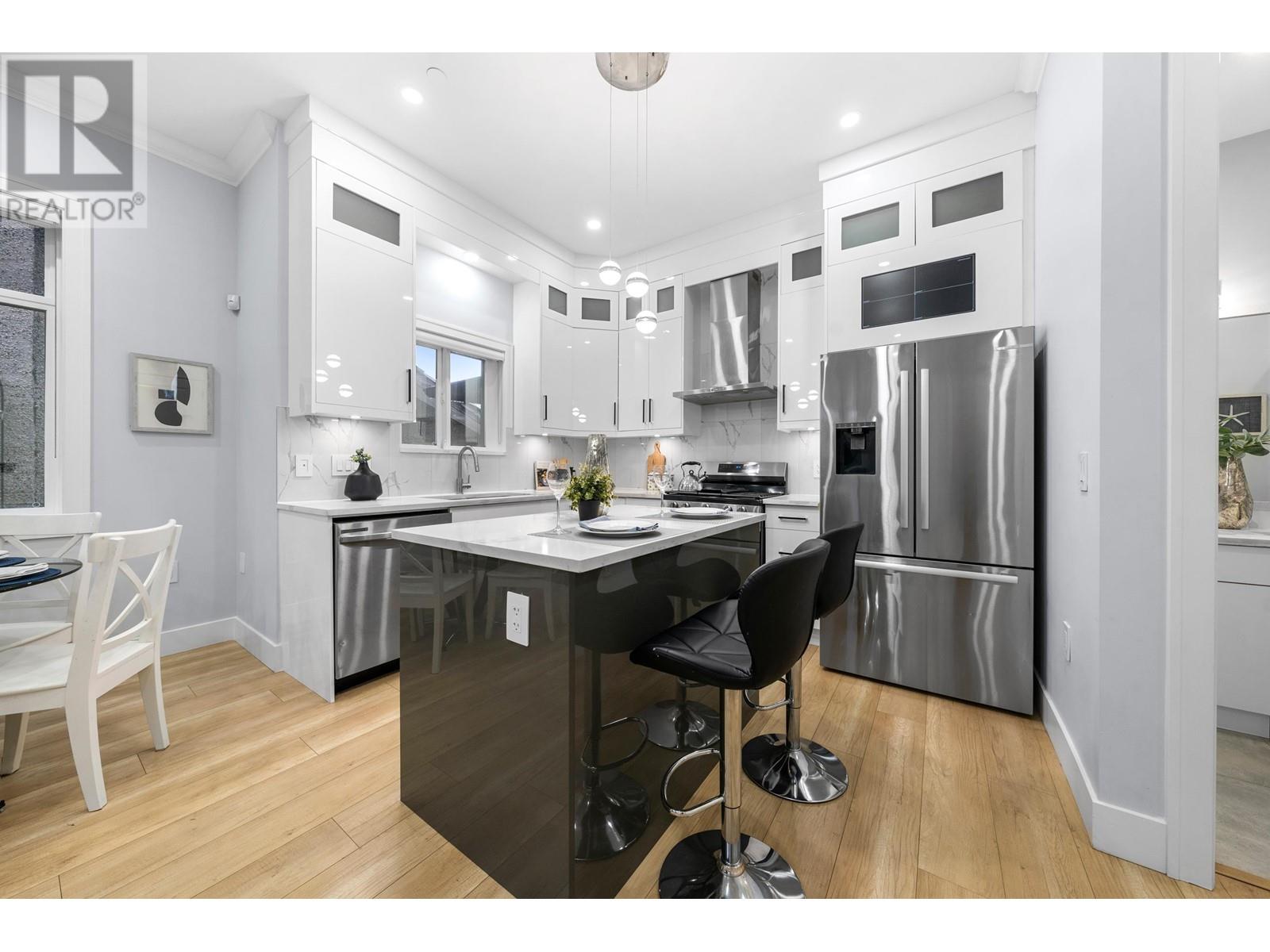 Listing Picture 23 of 40 : 962 RENFREW STREET, Vancouver / 溫哥華 - 魯藝地產 Yvonne Lu Group - MLS Medallion Club Member