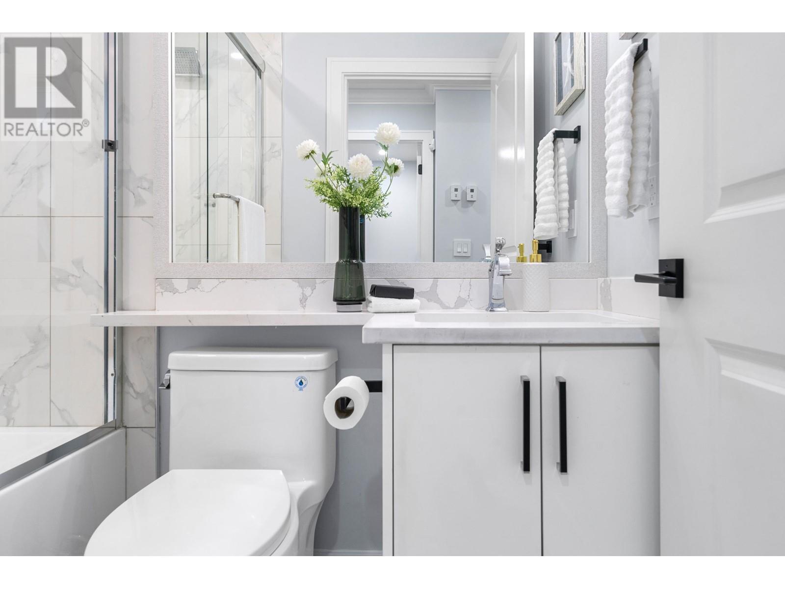 Listing Picture 26 of 40 : 962 RENFREW STREET, Vancouver / 溫哥華 - 魯藝地產 Yvonne Lu Group - MLS Medallion Club Member