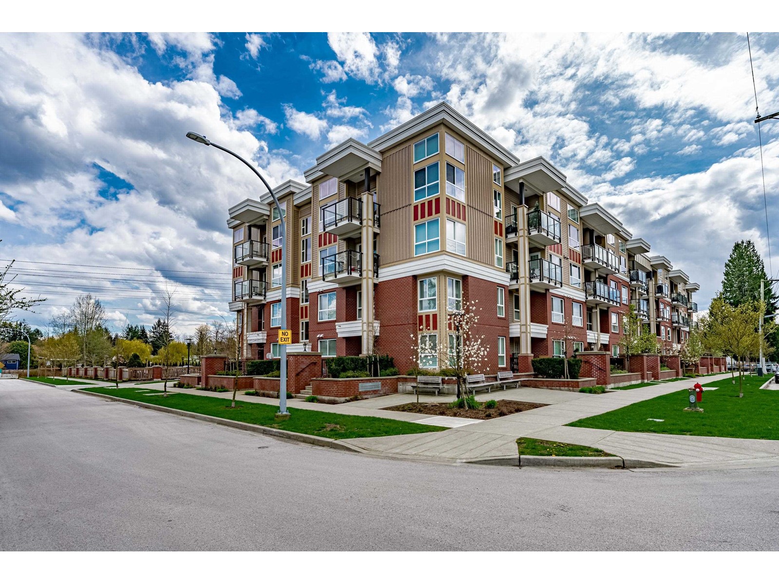 408 10688 140 Street, Surrey, British Columbia  V3T 4N8 - Photo 2 - R2963723