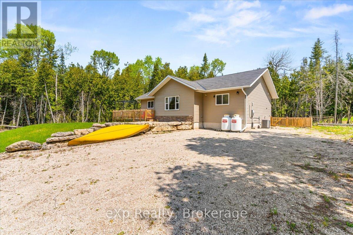 19 Murray Avenue, Northern Bruce Peninsula, Ontario  N0H 1W0 - Photo 2 - X11975565