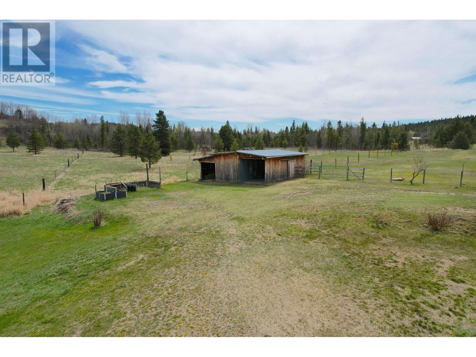 4221 Lodge Road, Lac La Hache, British Columbia  V0K 1T0 - Photo 11 - R2967328