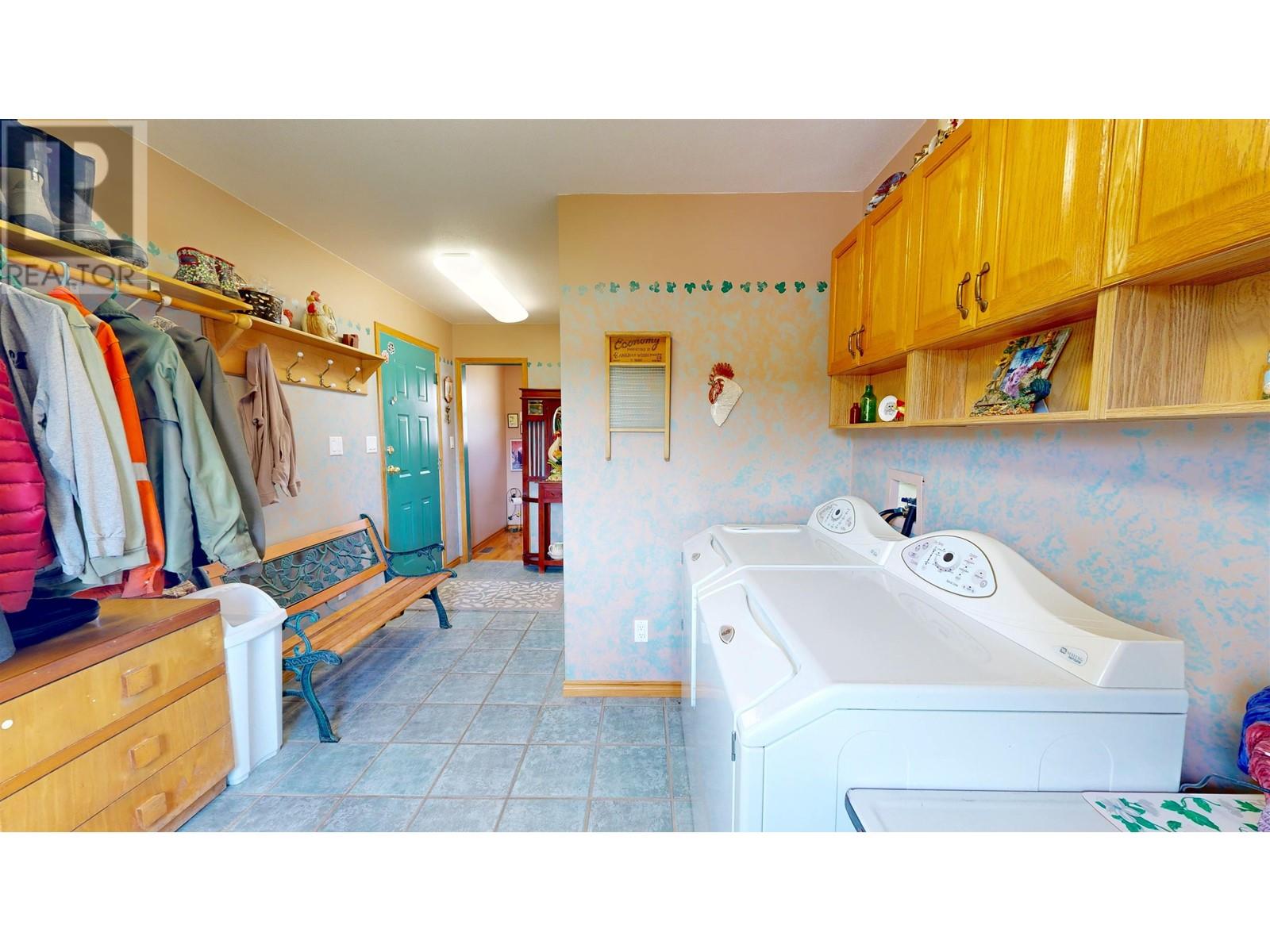 4221 Lodge Road, Lac La Hache, British Columbia  V0K 1T0 - Photo 30 - R2967328
