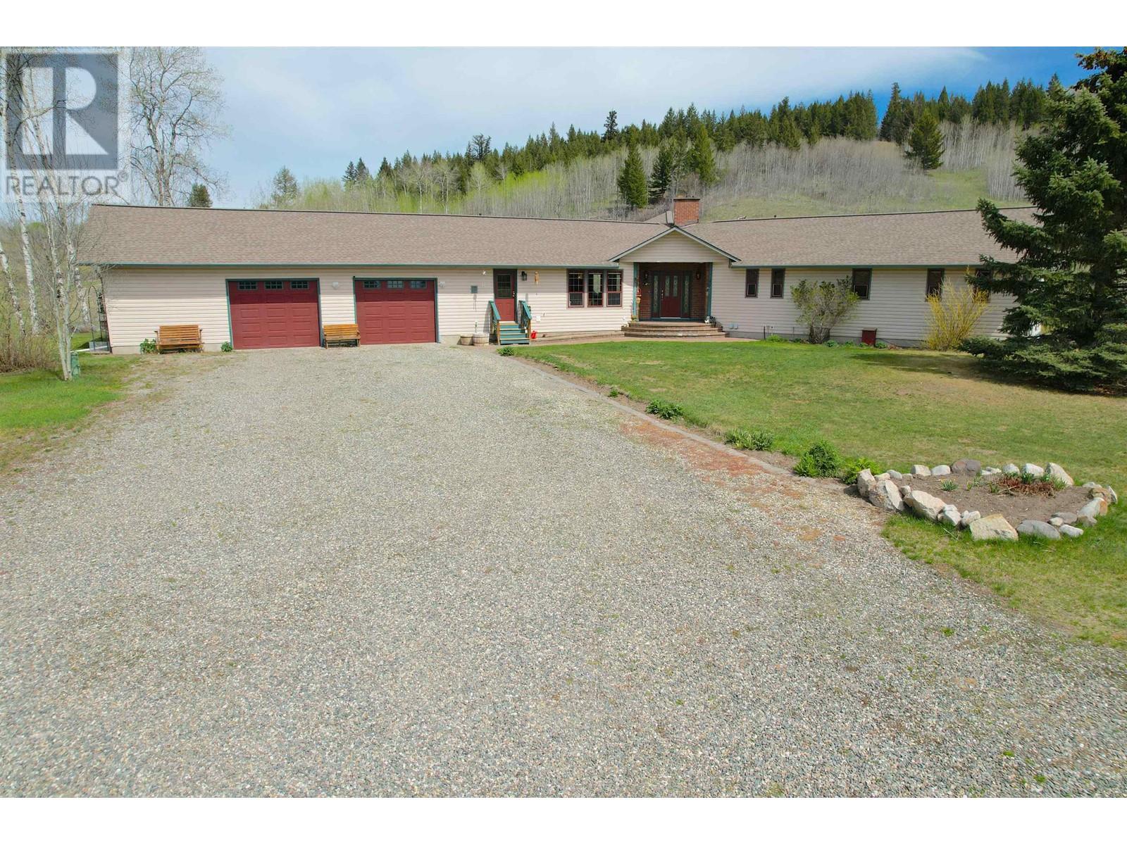 4221 Lodge Road, Lac La Hache, British Columbia  V0K 1T0 - Photo 4 - R2967328