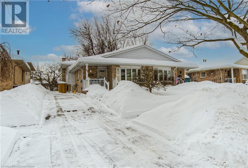 93 Uxbridge Crescent, Kitchener, Ontario  N2E 2S2 - Photo 2 - 40693093