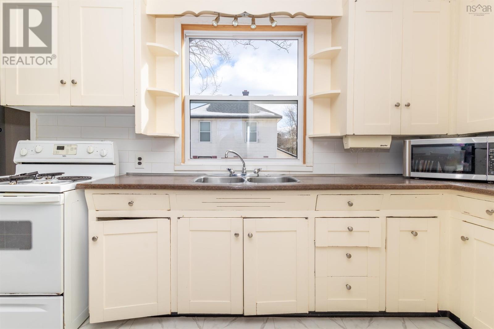 2 Ingoville Street, Sydney, Nova Scotia  B1S 2S9 - Photo 12 - 202503046