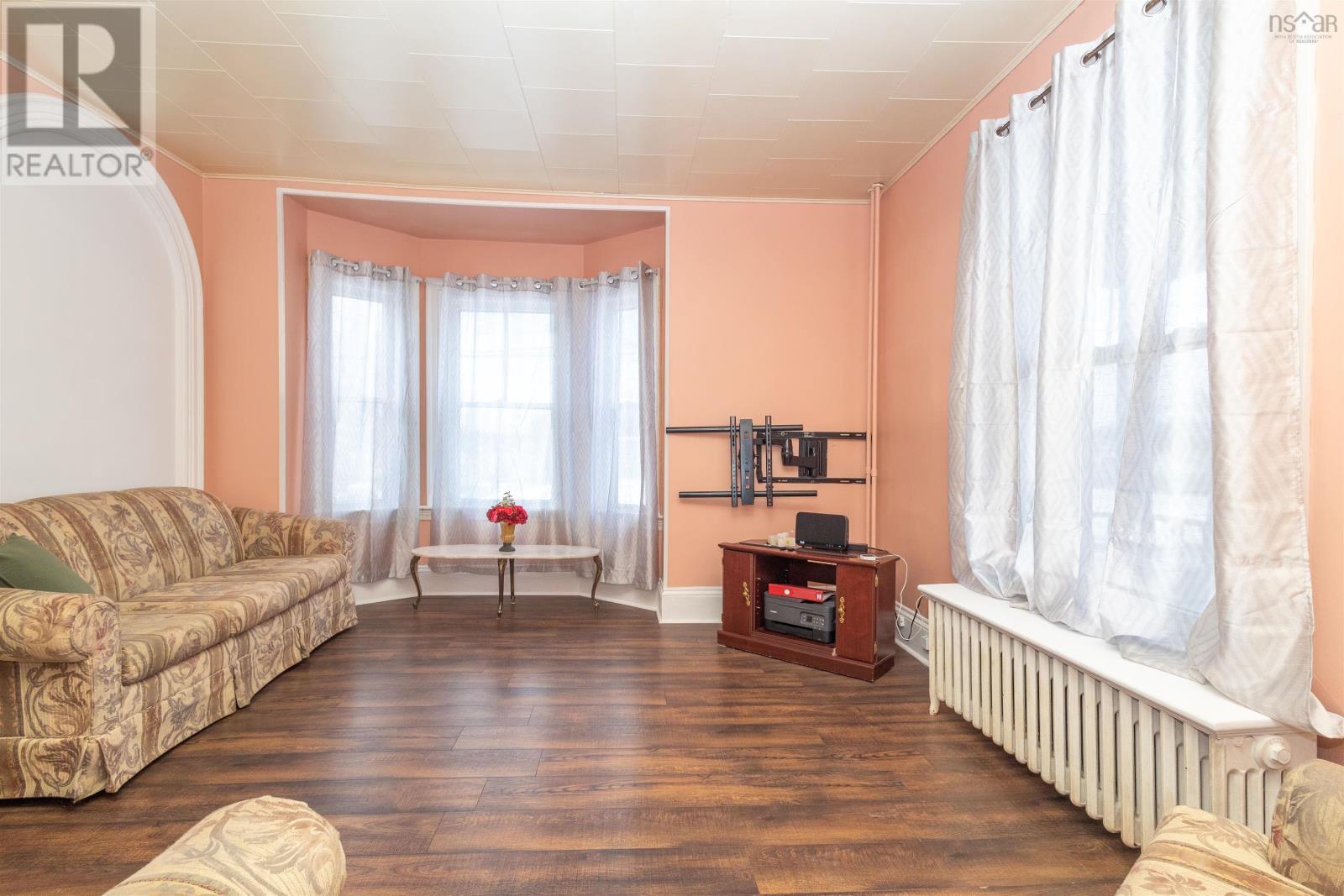 2 Ingoville Street, Sydney, Nova Scotia  B1S 2S9 - Photo 8 - 202503046