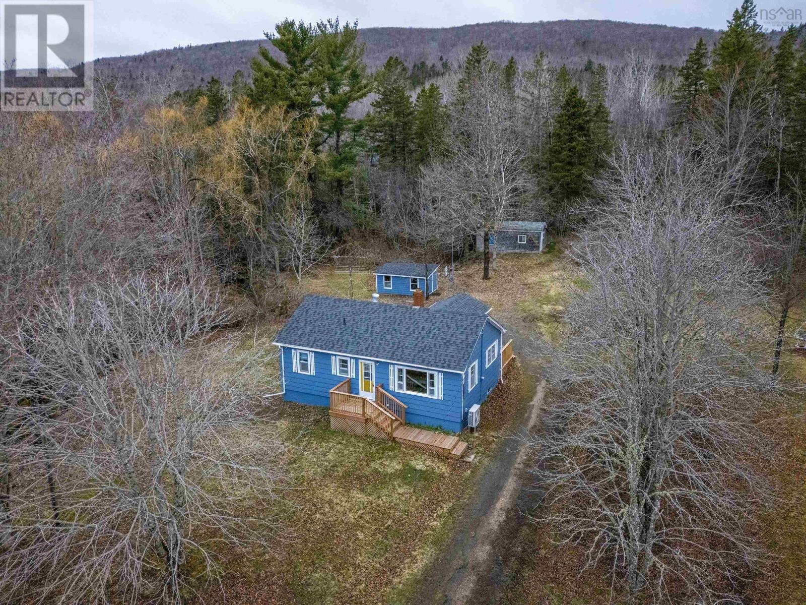 Property at 627 Clarence Road image 2