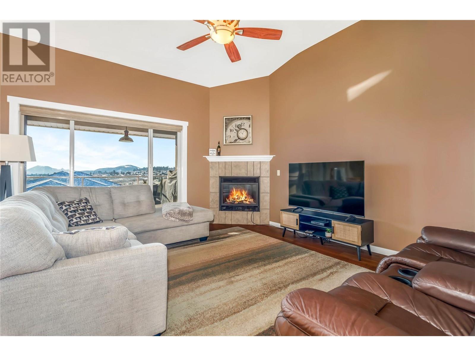 Property at 2568 Lake Breeze Court image 3
