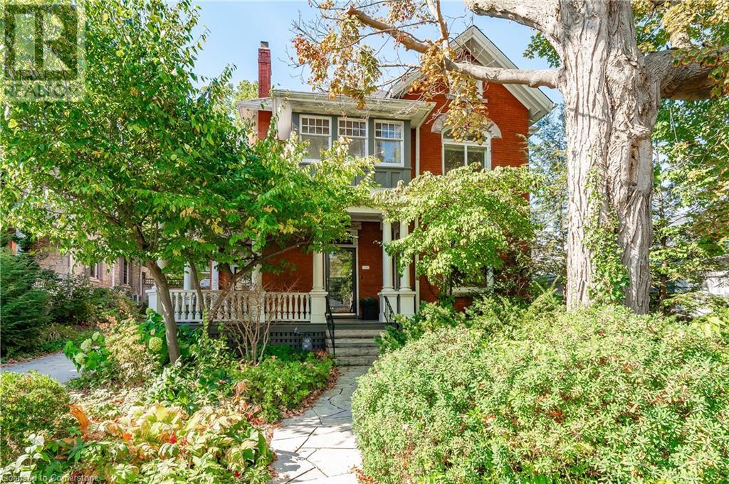 Property at 138 DUBLIN Street N image 2