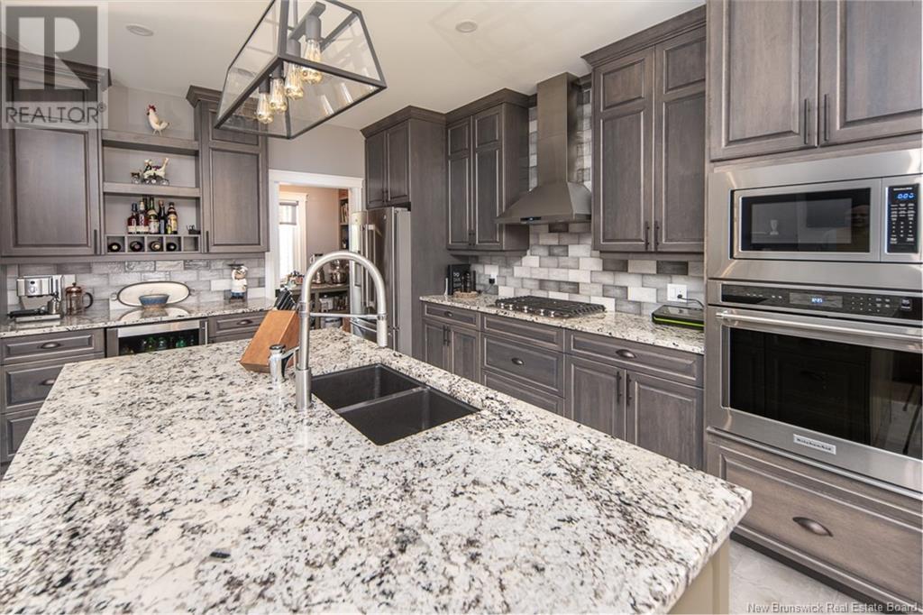 Property at 9 Leeland Way image 2