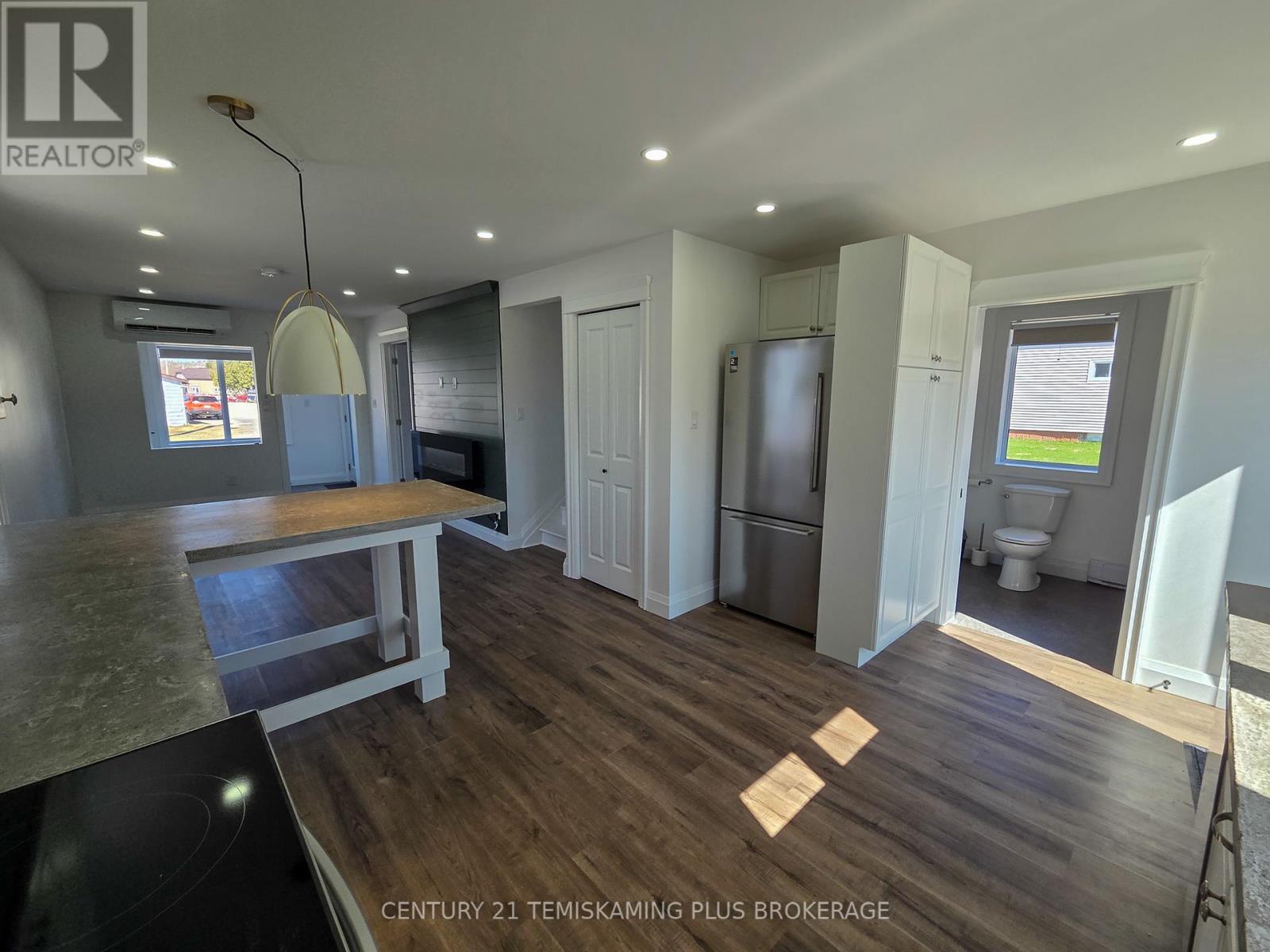 Property at 32 EARL STREET image 5