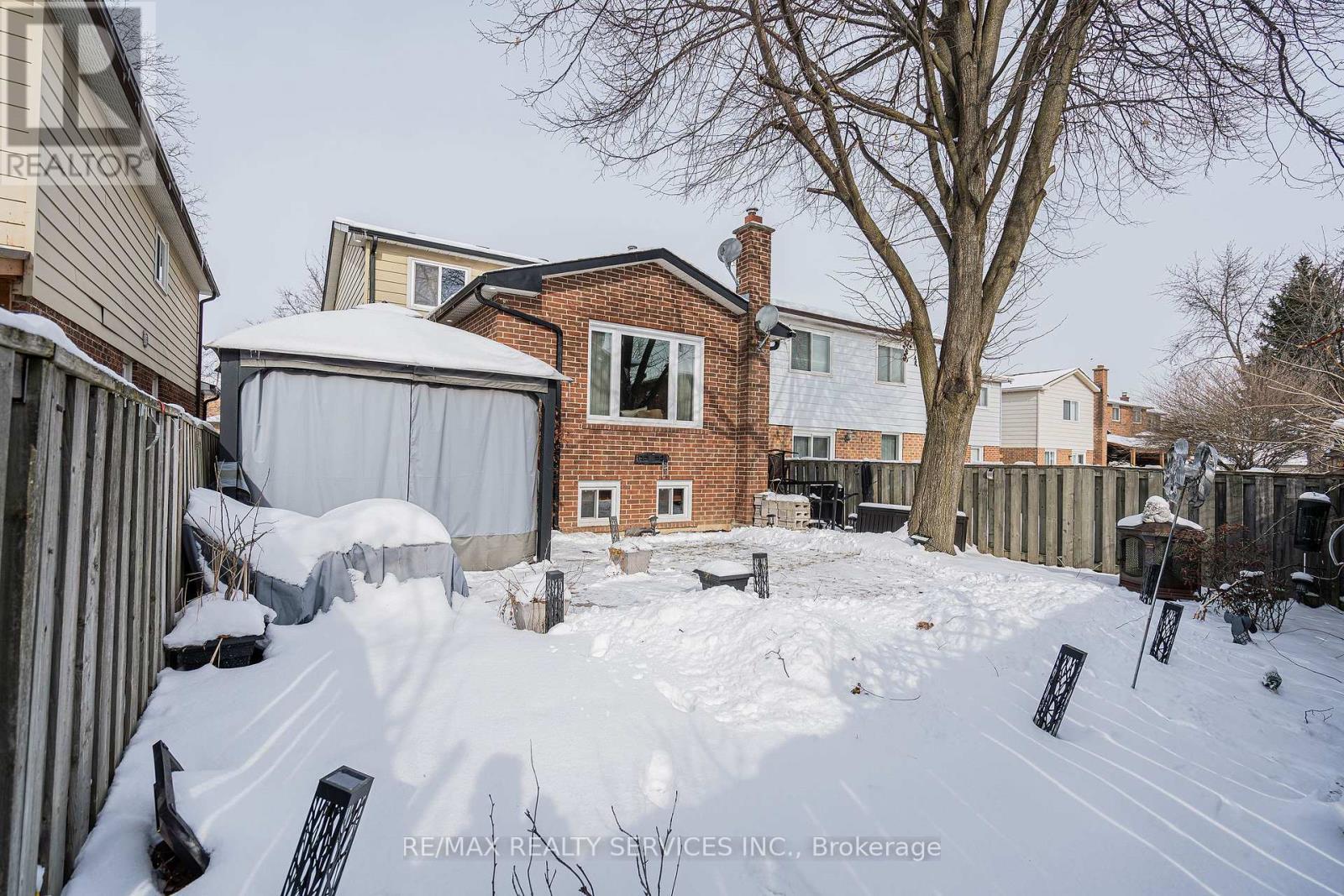 54 Ferri Crescent, Brampton, Ontario  L6Z 1R9 - Photo 31 - W11970940