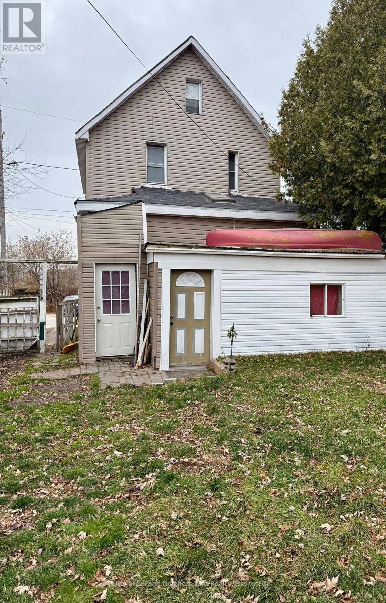Property at 230 THIRD AVENUE W image 3