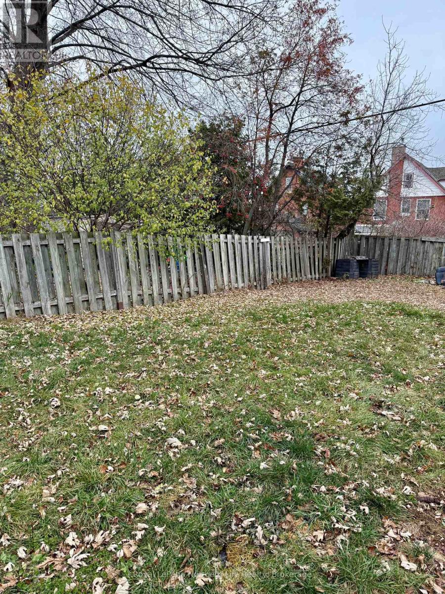 Property at 230 THIRD AVENUE W image 5