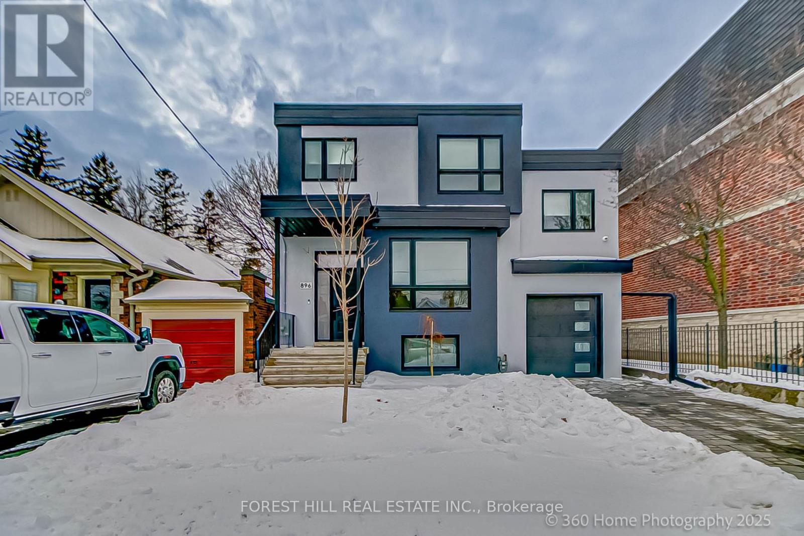 896 COXWELL AVENUE, Toronto, Ontario