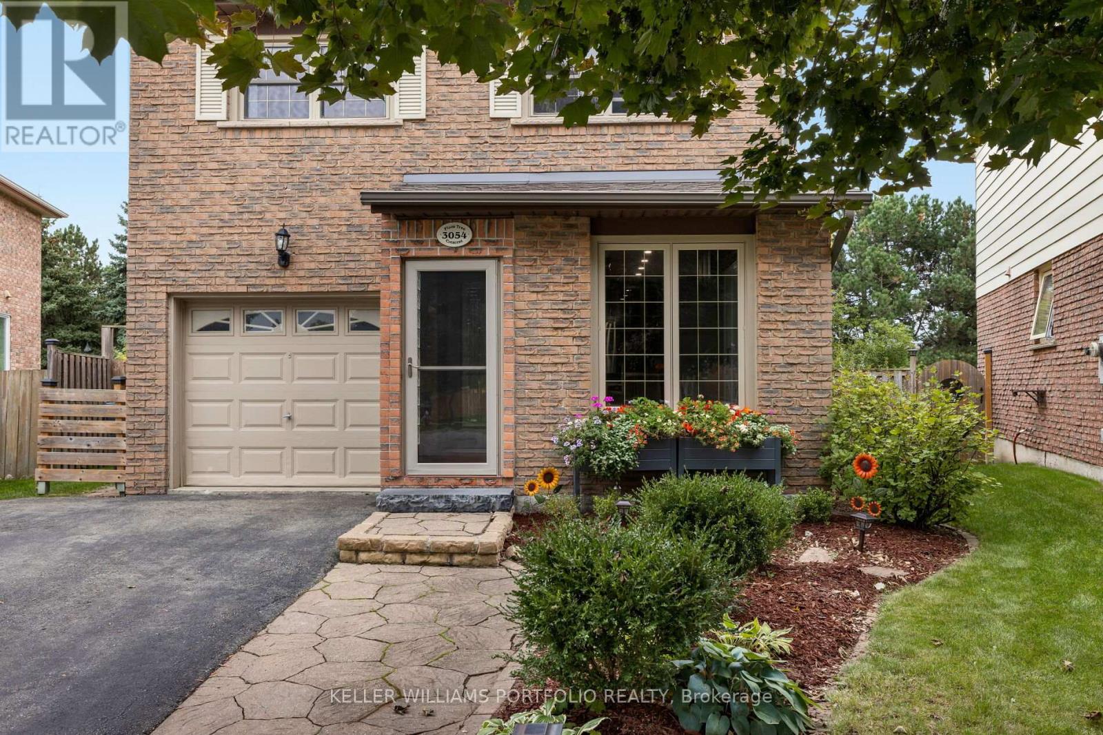 Property at 3054 PLUM TREE CRESCENT image 2
