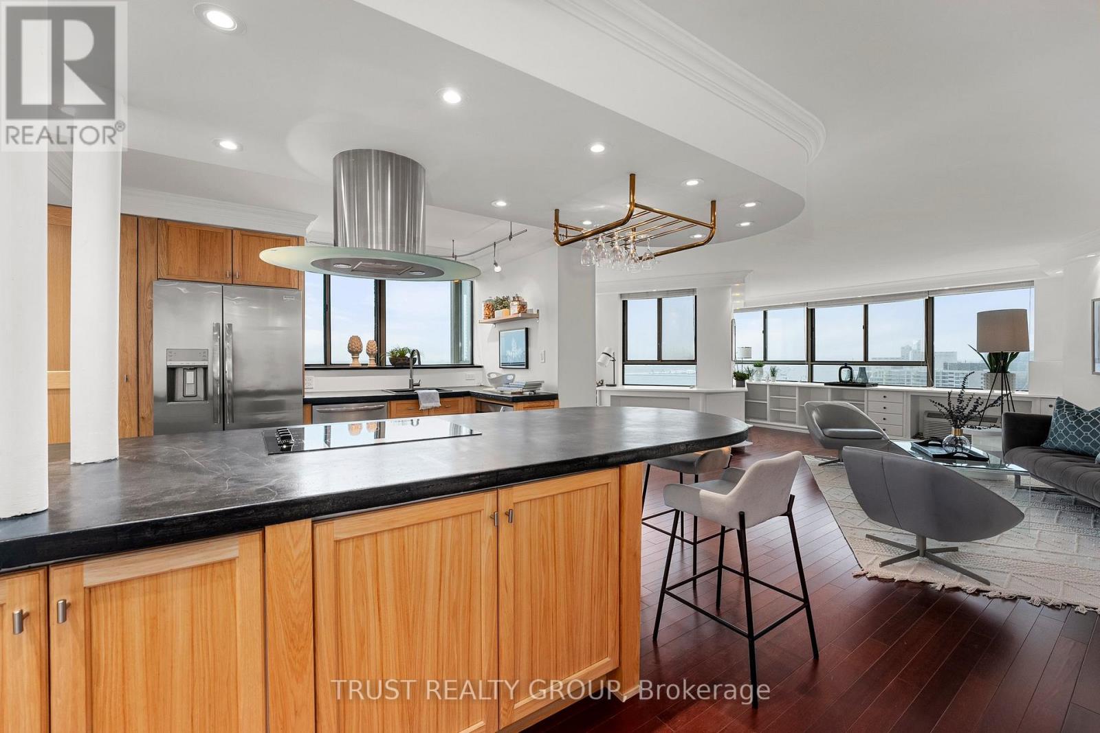 Property at 1201/02 - 270 QUEENS QUAY W image 2