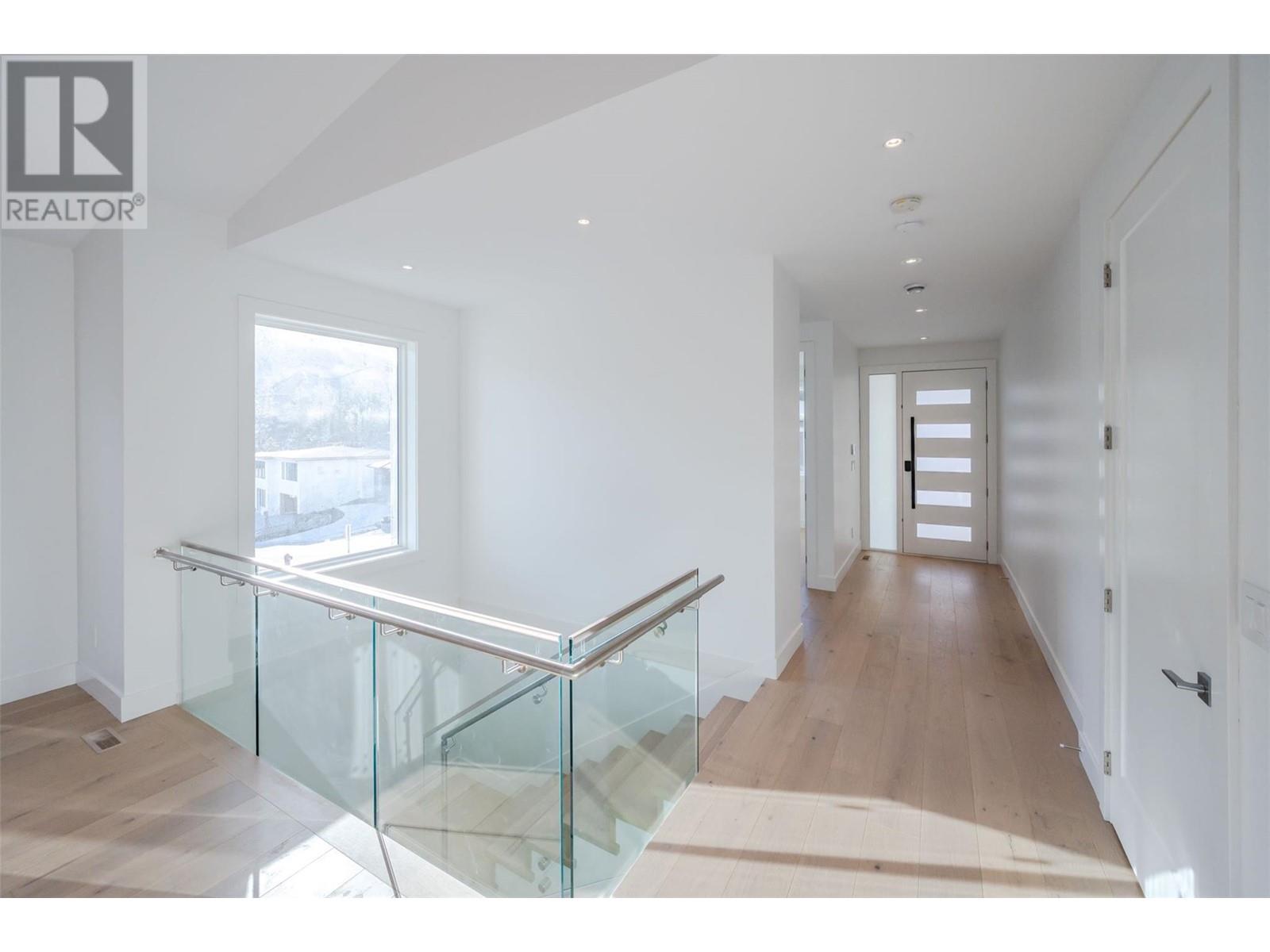Property at 3271 Evergreen Drive image 5