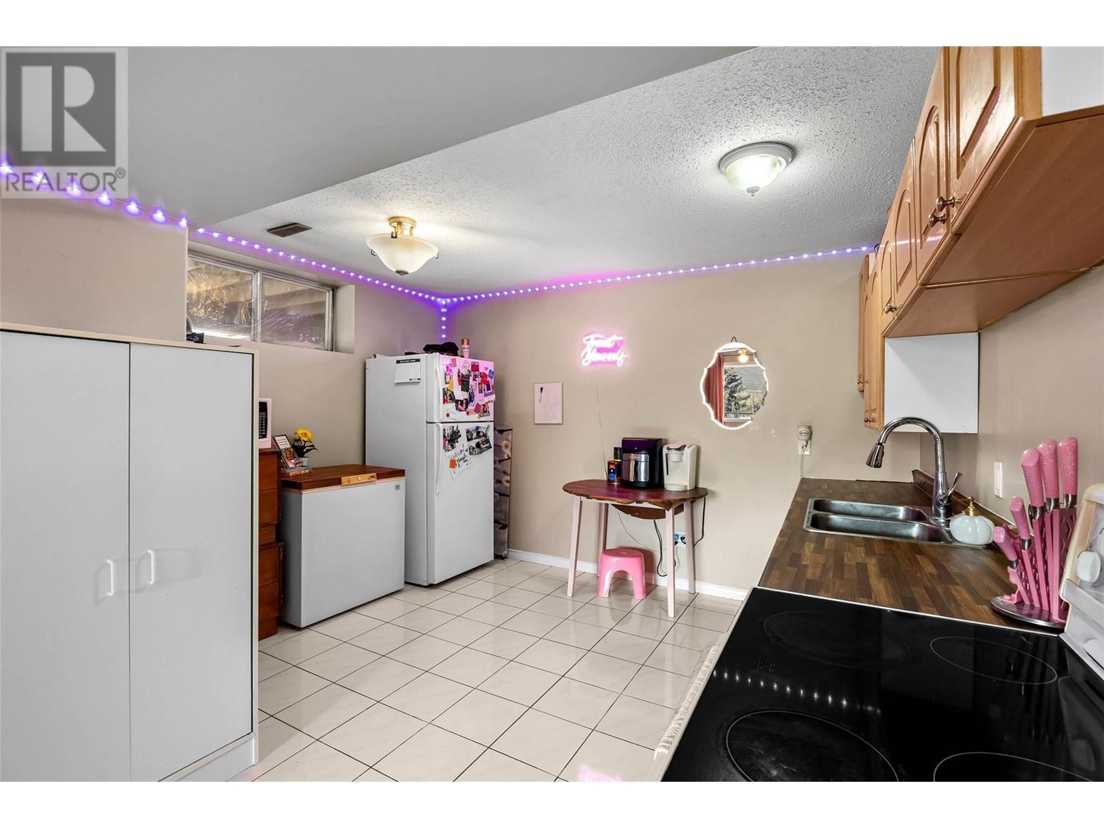 813 Mcqueen Drive, Kamloops, British Columbia  V2B 7X8 - Photo 28 - 10334591