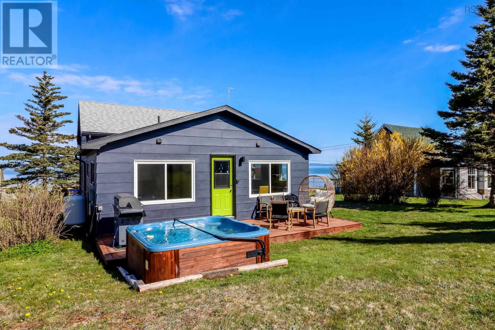 20 Cove Road, Halls Harbour, Nova Scotia  B0P 1J0 - Photo 2 - 202503075