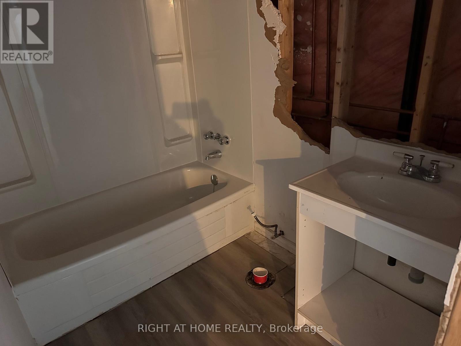 B - 28 Brock Road N, Puslinch (Aberfoyle), Ontario  N1H 6H9 - Photo 11 - X11976076