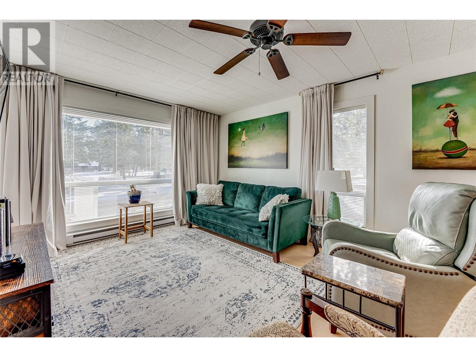 Property at 409 Hummingbird Avenue image 2