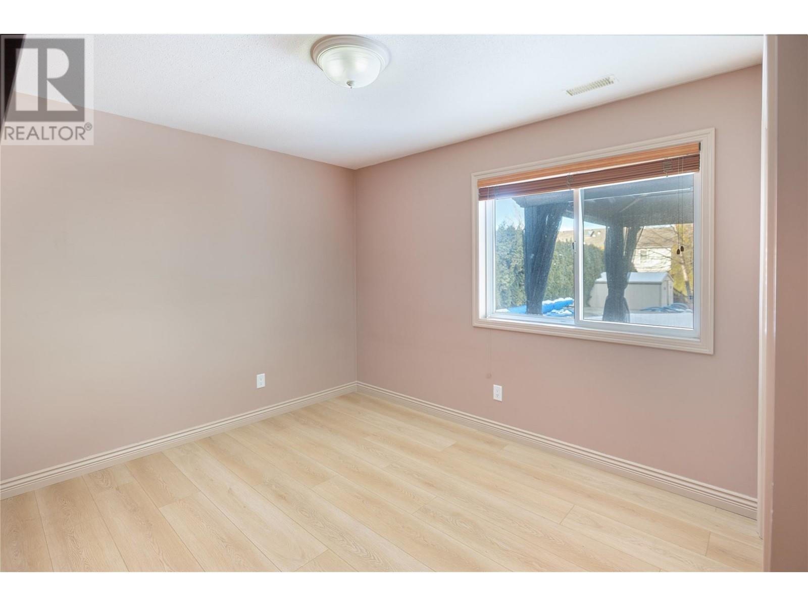 Property at 506 Harrop Avenue image 2