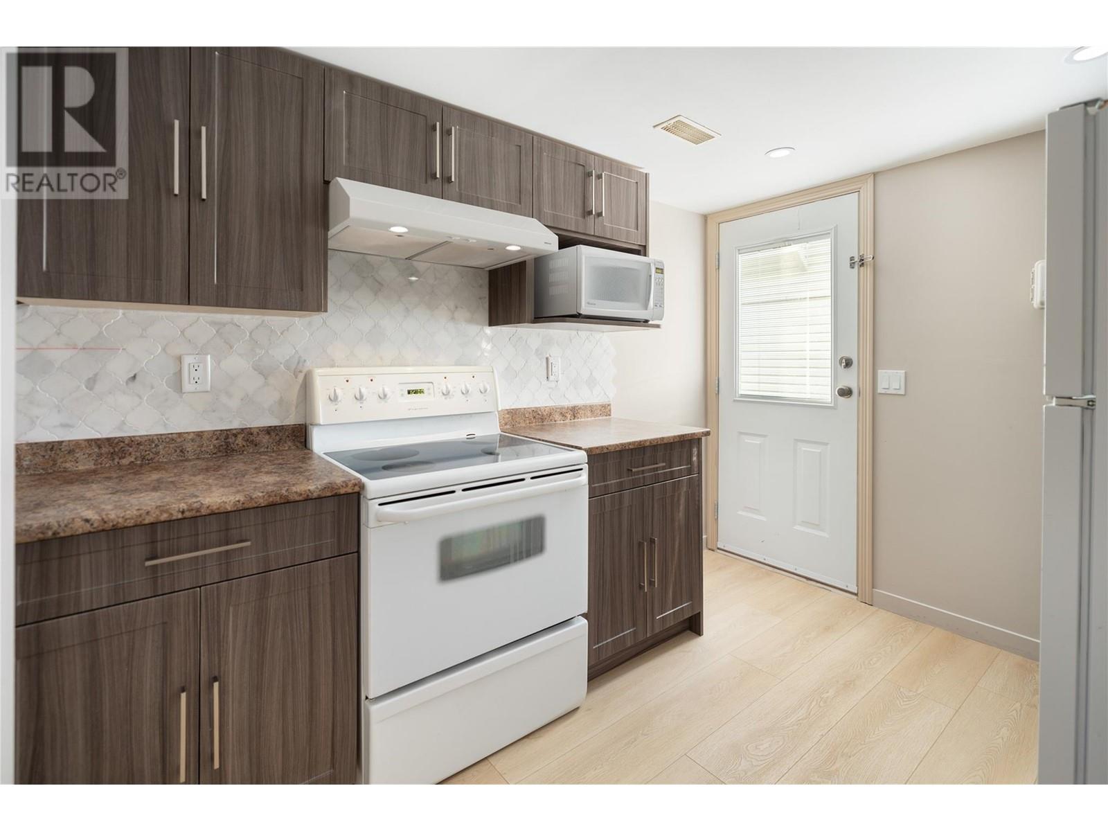 Property at 506 Harrop Avenue image 5