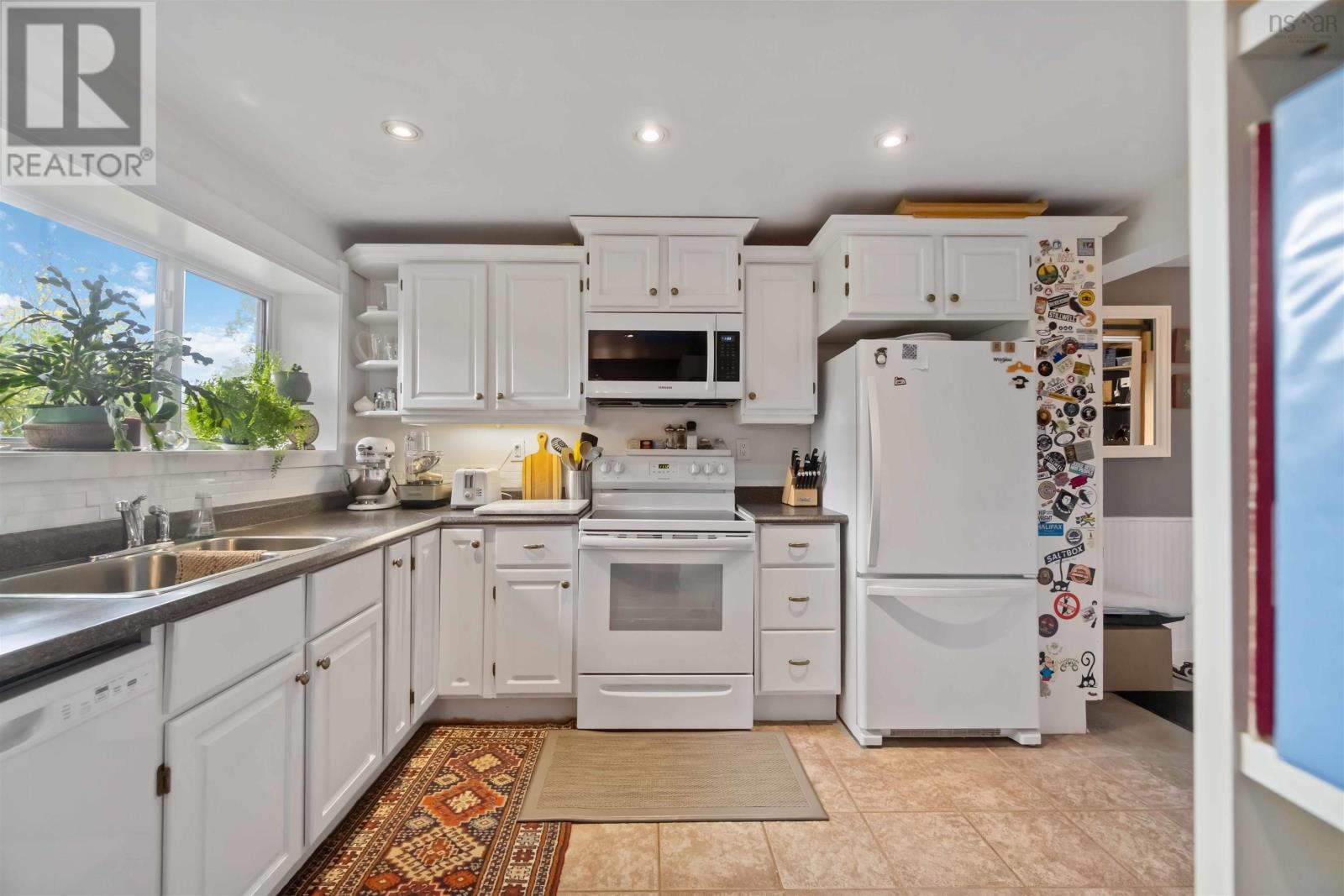 2 Mount Edward Road, Dartmouth, Nova Scotia  B2W 3K3 - Photo 3 - 202503086