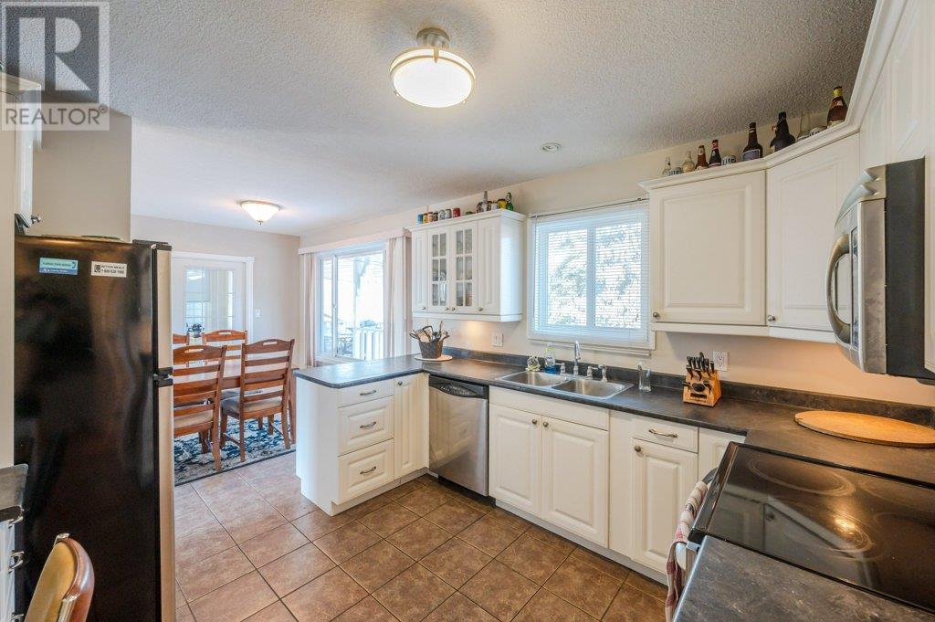 Property at 1555 Carmi Avenue image 5
