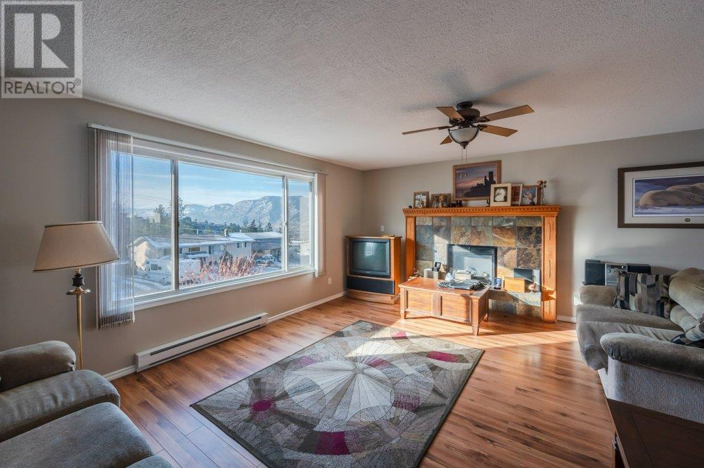 1555 Carmi Avenue, Penticton, British Columbia  V2A 8V5 - Photo 2 - 10335553