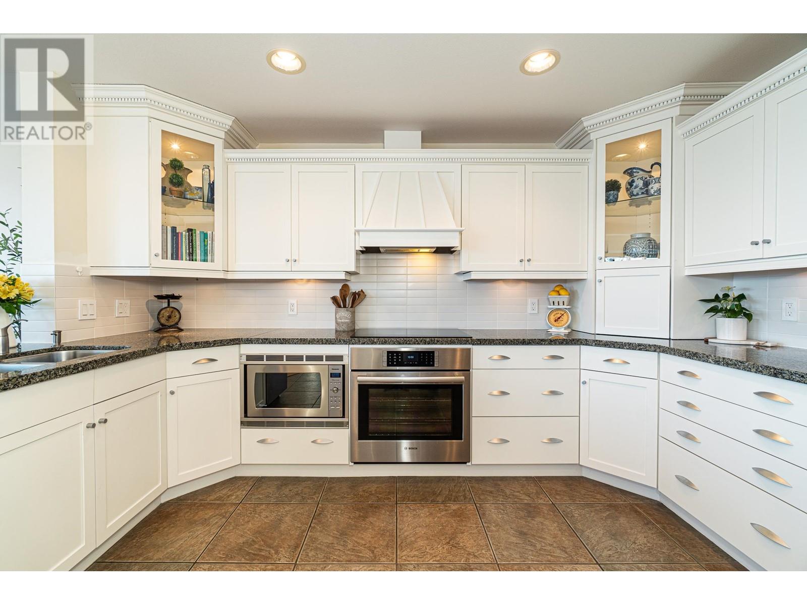 8549 Seascape Court, West Vancouver, British Columbia  V7W 3J7 - Photo 15 - R2967350