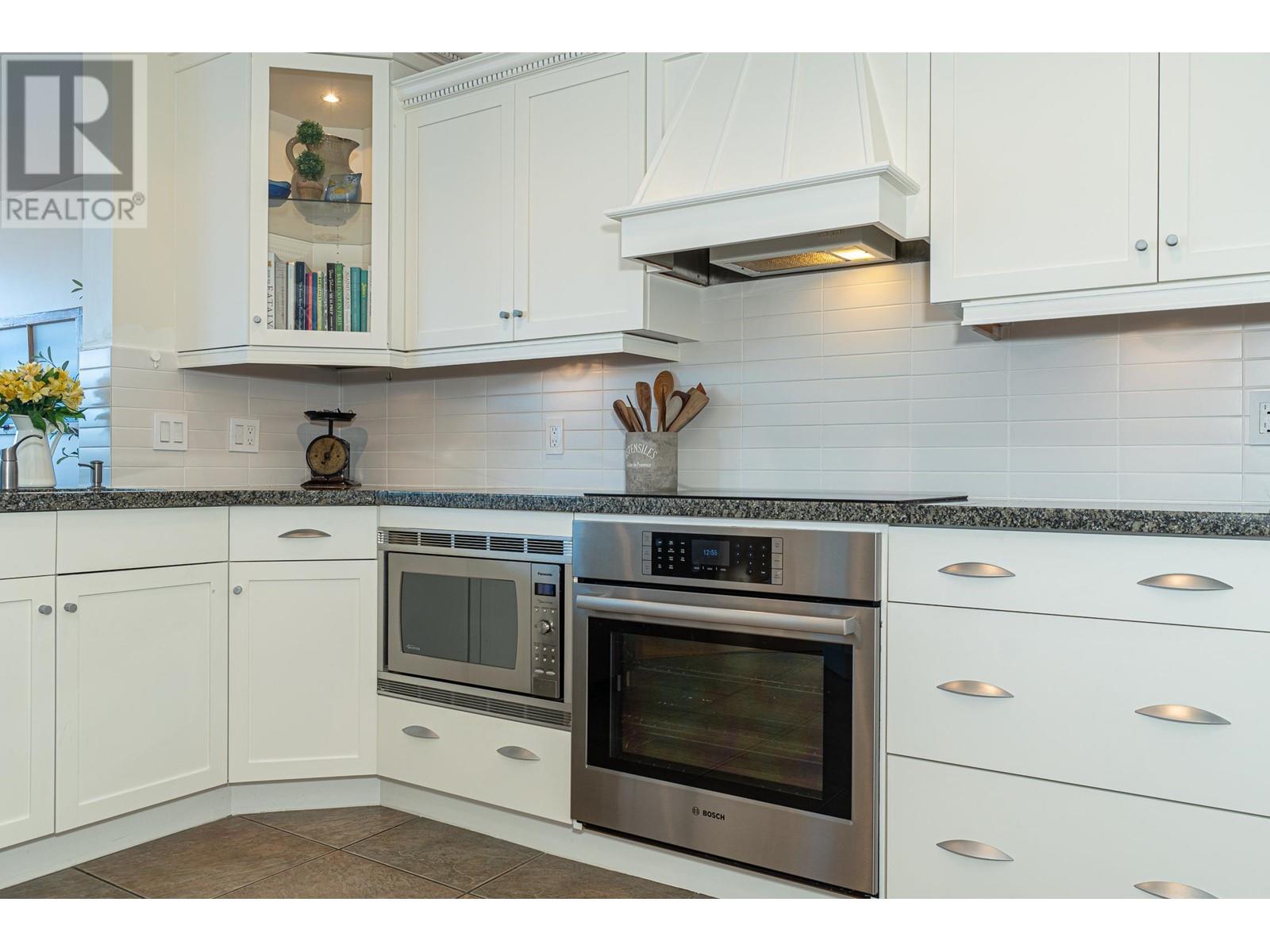 8549 Seascape Court, West Vancouver, British Columbia  V7W 3J7 - Photo 17 - R2967350