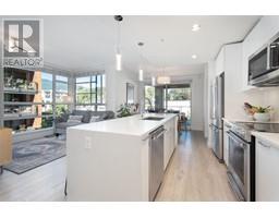 309 719 W 3RD STREET, North Vancouver, British Columbia