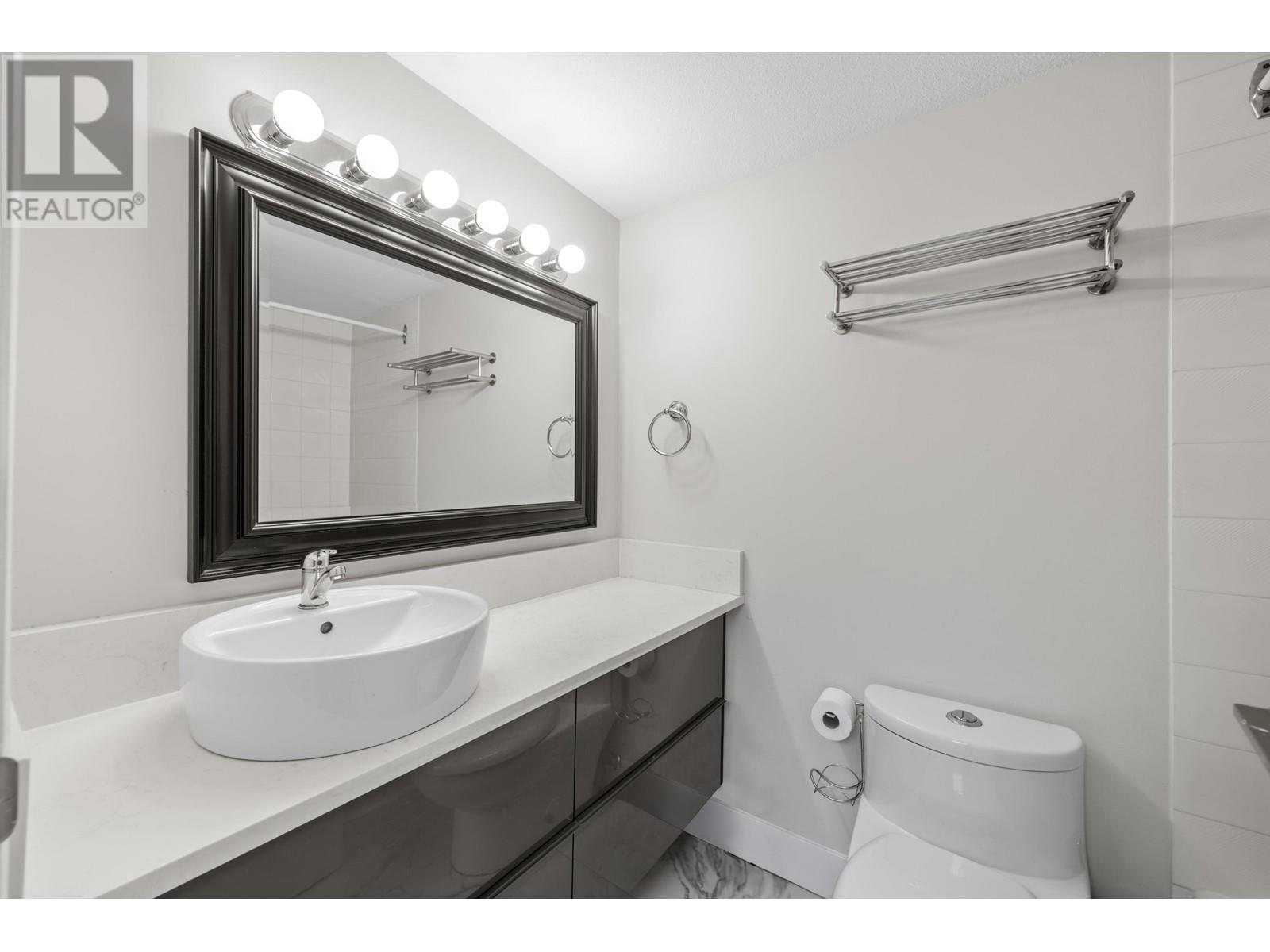 Listing Picture 15 of 20 : 302 1365 E 7TH AVENUE, Vancouver / 溫哥華 - 魯藝地產 Yvonne Lu Group - MLS Medallion Club Member