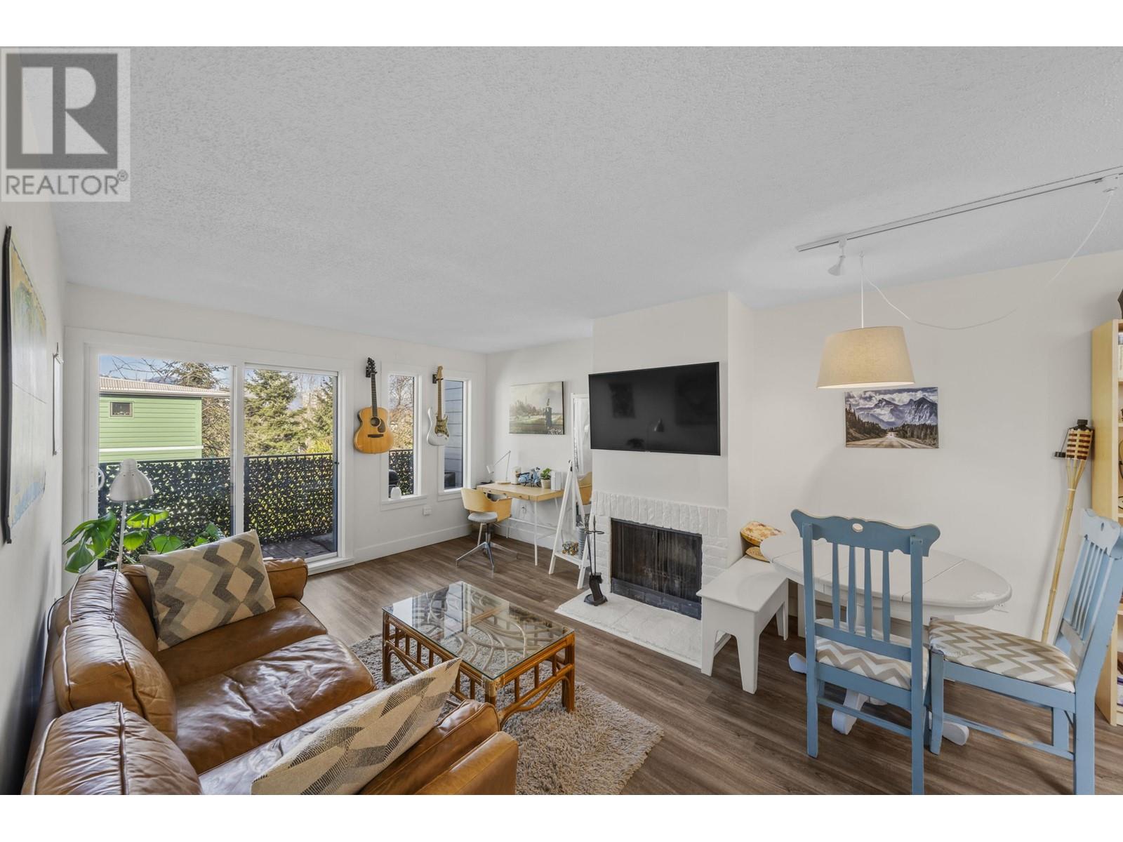 Listing Picture 3 of 20 : 302 1365 E 7TH AVENUE, Vancouver / 溫哥華 - 魯藝地產 Yvonne Lu Group - MLS Medallion Club Member