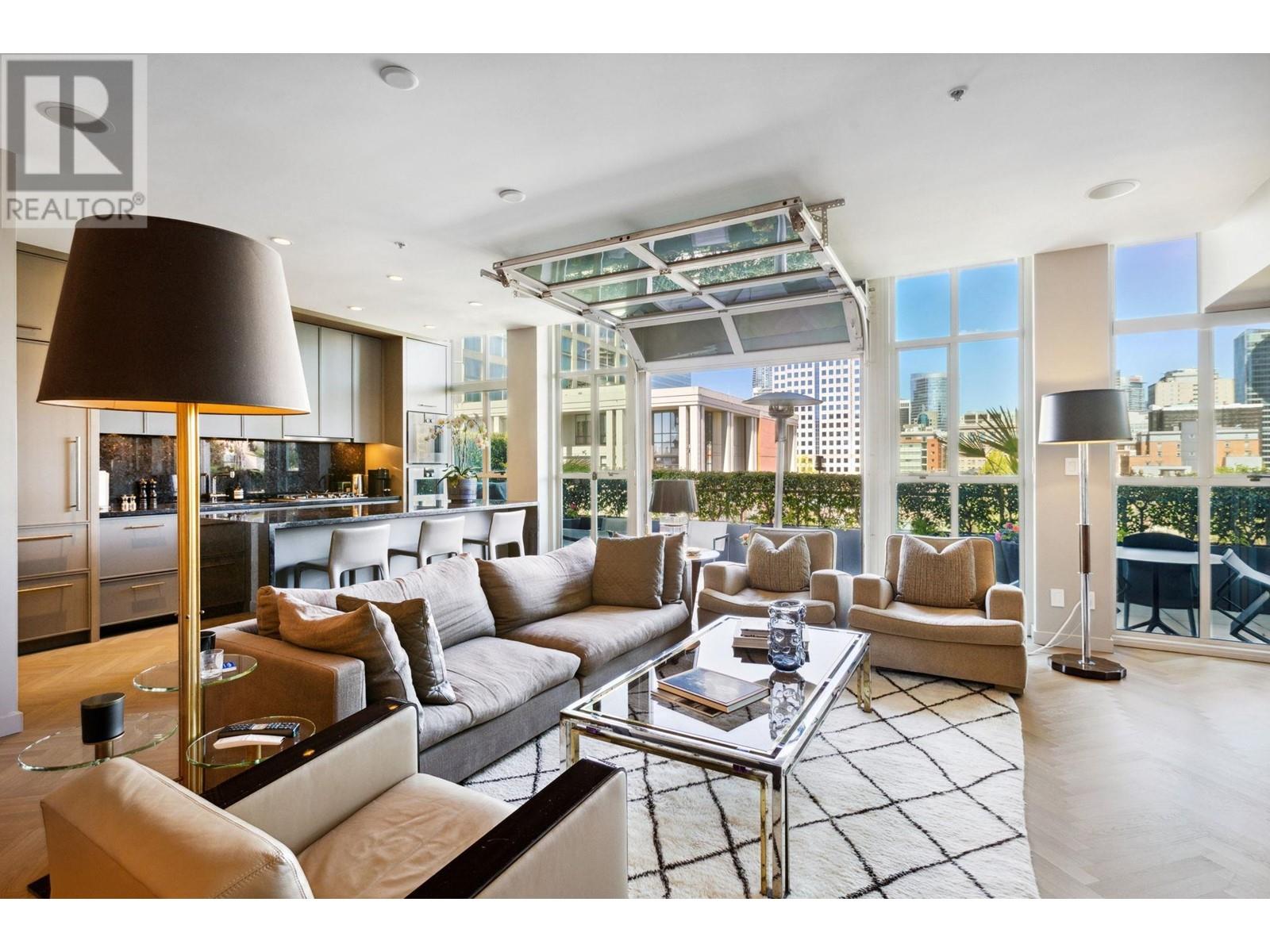 701 546 BEATTY STREET, vancouver, British Columbia