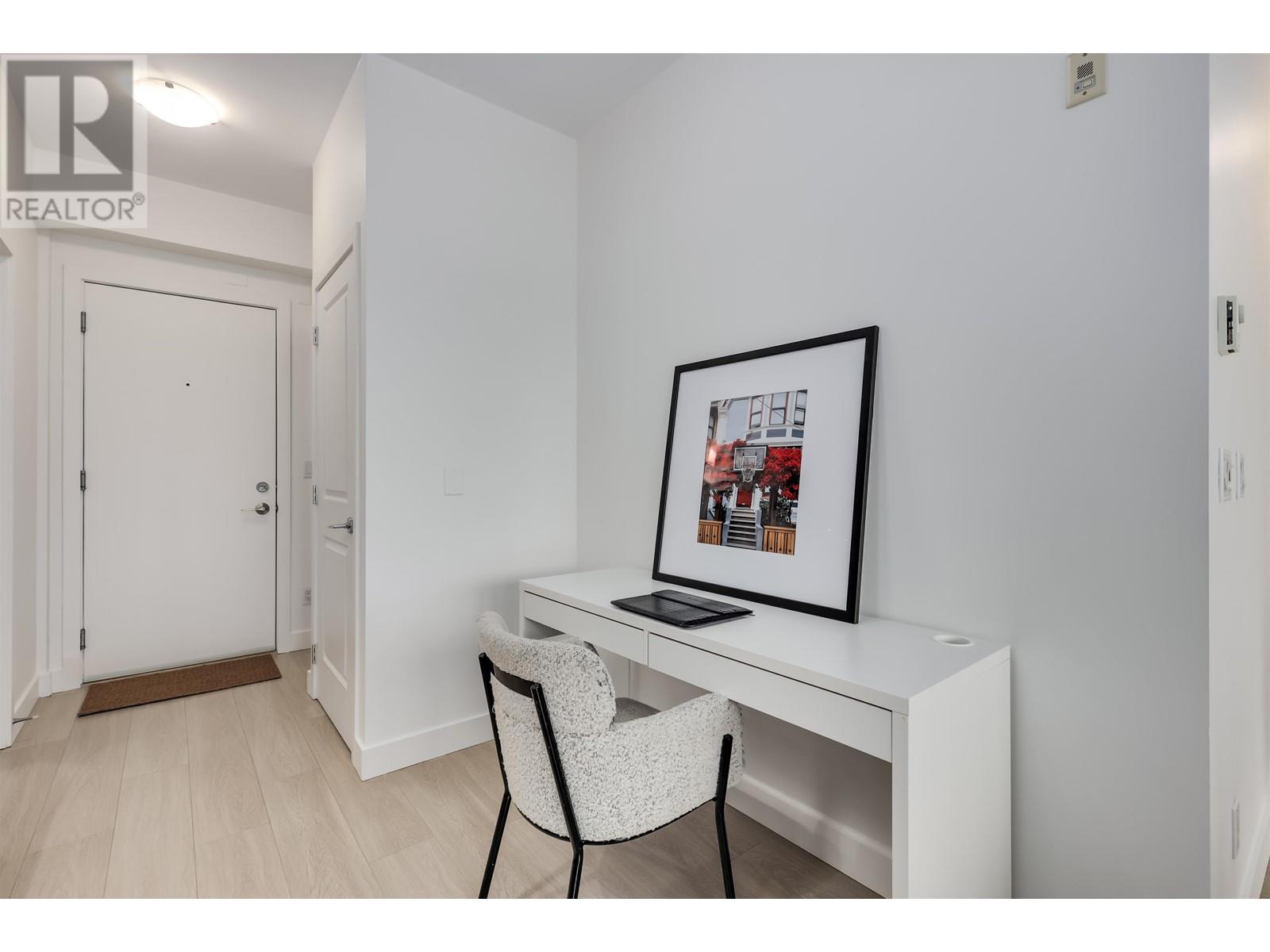 Listing Picture 12 of 29 : PH1 4372 FRASER STREET, Vancouver / 溫哥華 - 魯藝地產 Yvonne Lu Group - MLS Medallion Club Member