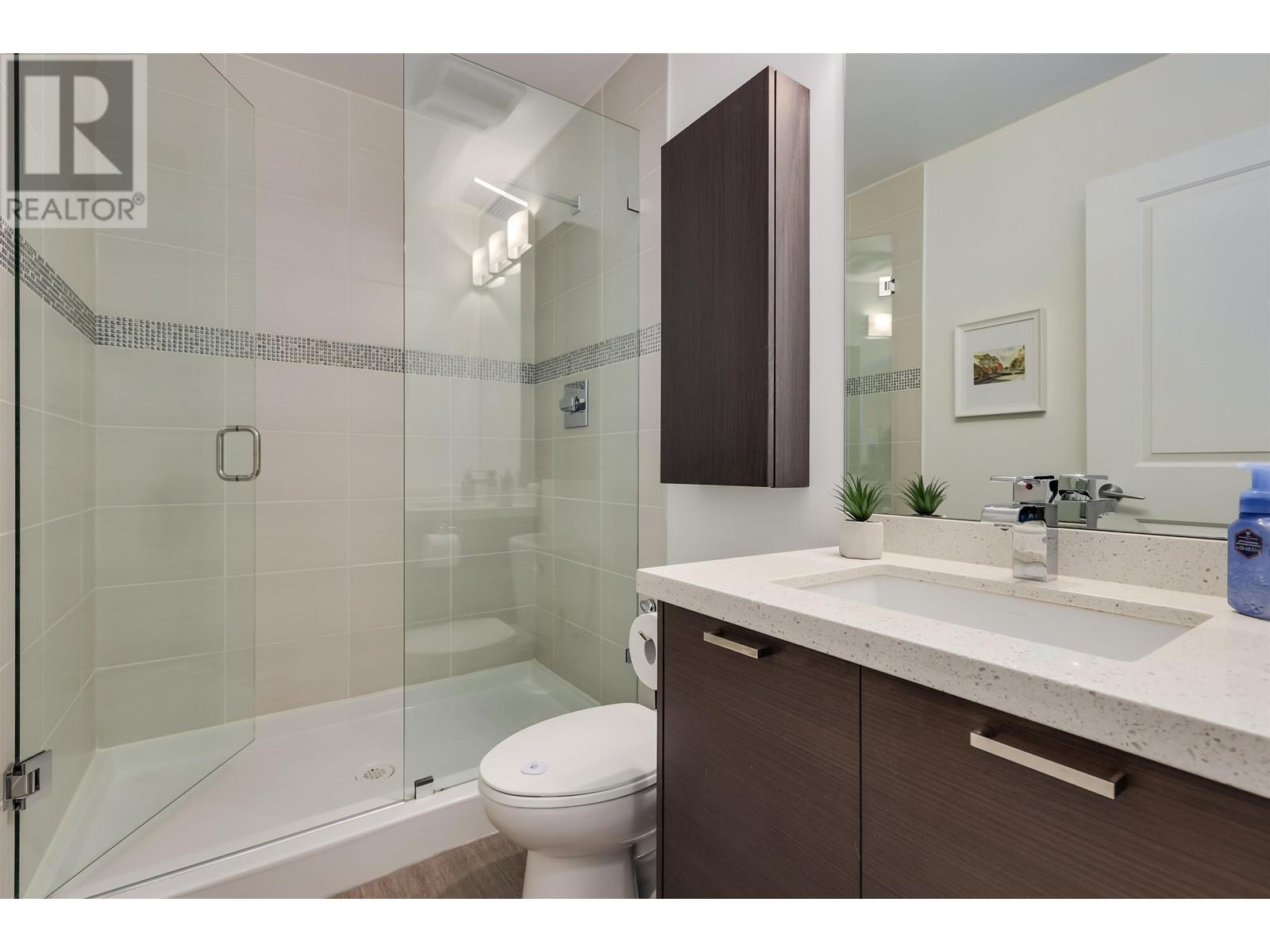 Listing Picture 20 of 29 : PH1 4372 FRASER STREET, Vancouver / 溫哥華 - 魯藝地產 Yvonne Lu Group - MLS Medallion Club Member