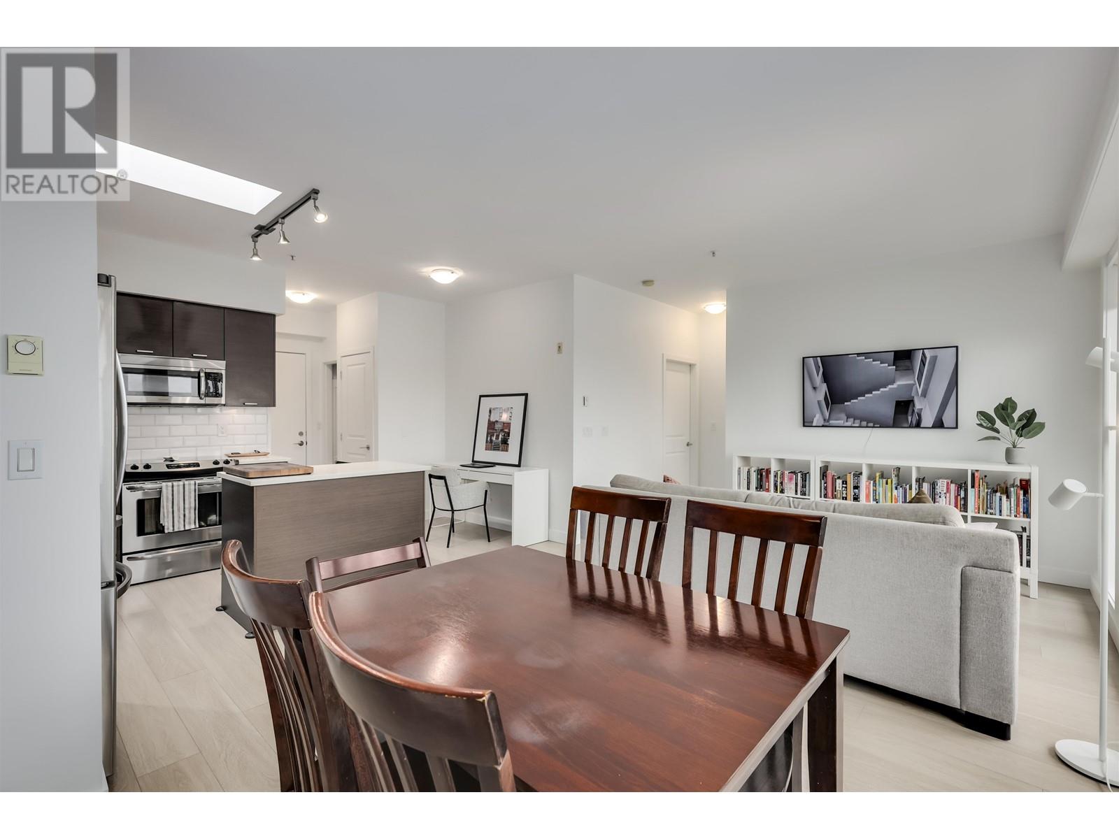 Listing Picture 8 of 29 : PH1 4372 FRASER STREET, Vancouver / 溫哥華 - 魯藝地產 Yvonne Lu Group - MLS Medallion Club Member