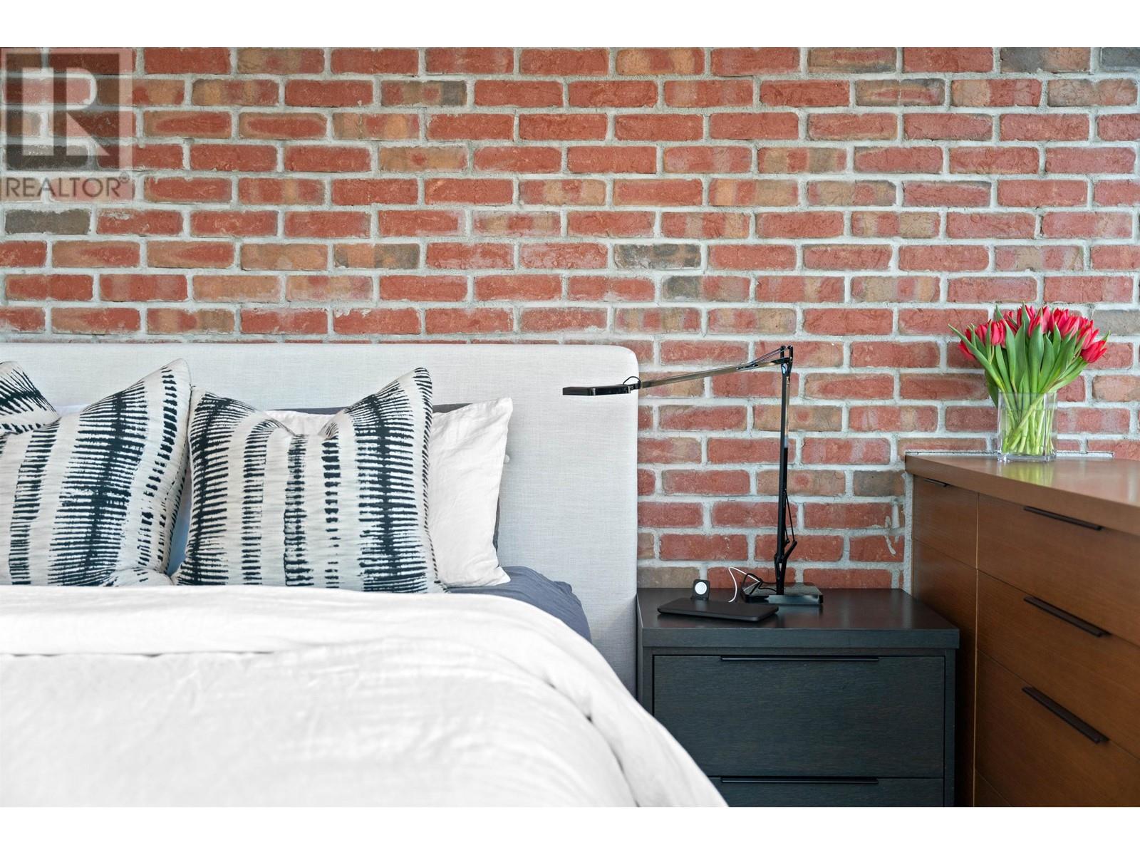 Listing Picture 20 of 40 : 950 W 7TH AVENUE, Vancouver / 溫哥華 - 魯藝地產 Yvonne Lu Group - MLS Medallion Club Member