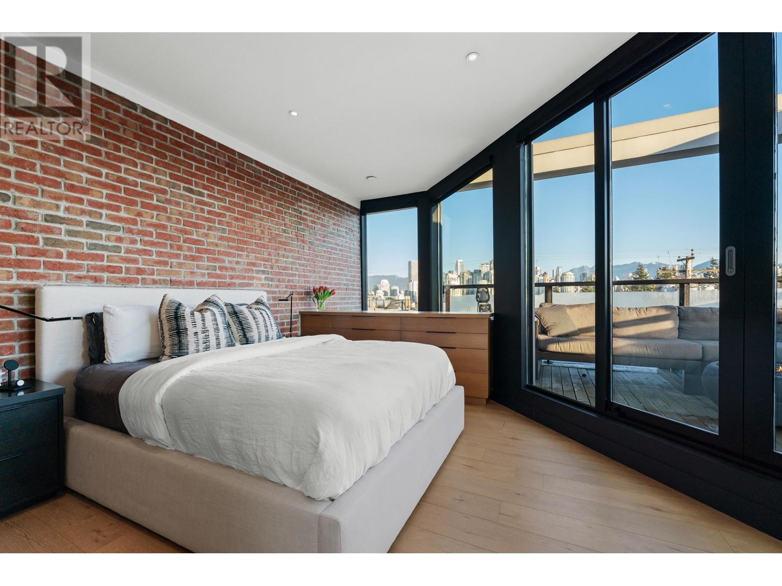 Listing Picture 22 of 40 : 950 W 7TH AVENUE, Vancouver / 溫哥華 - 魯藝地產 Yvonne Lu Group - MLS Medallion Club Member