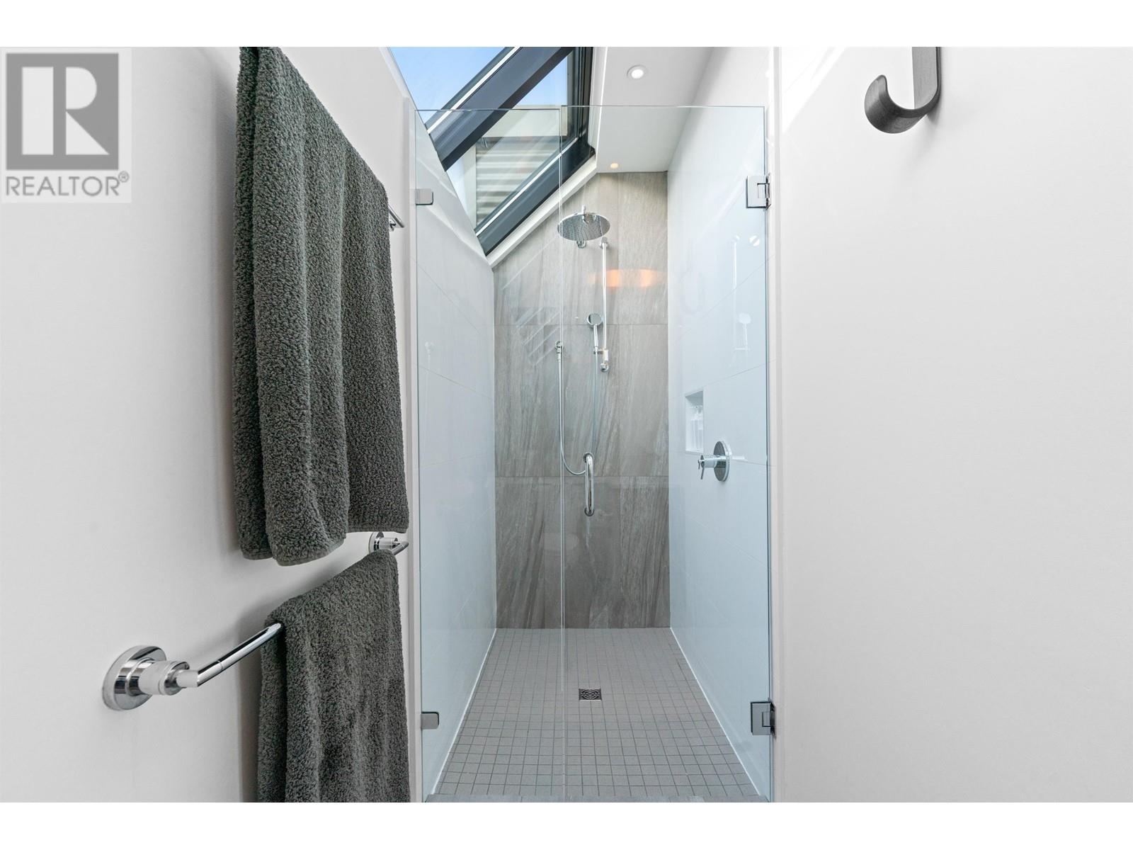 Listing Picture 27 of 40 : 950 W 7TH AVENUE, Vancouver / 溫哥華 - 魯藝地產 Yvonne Lu Group - MLS Medallion Club Member