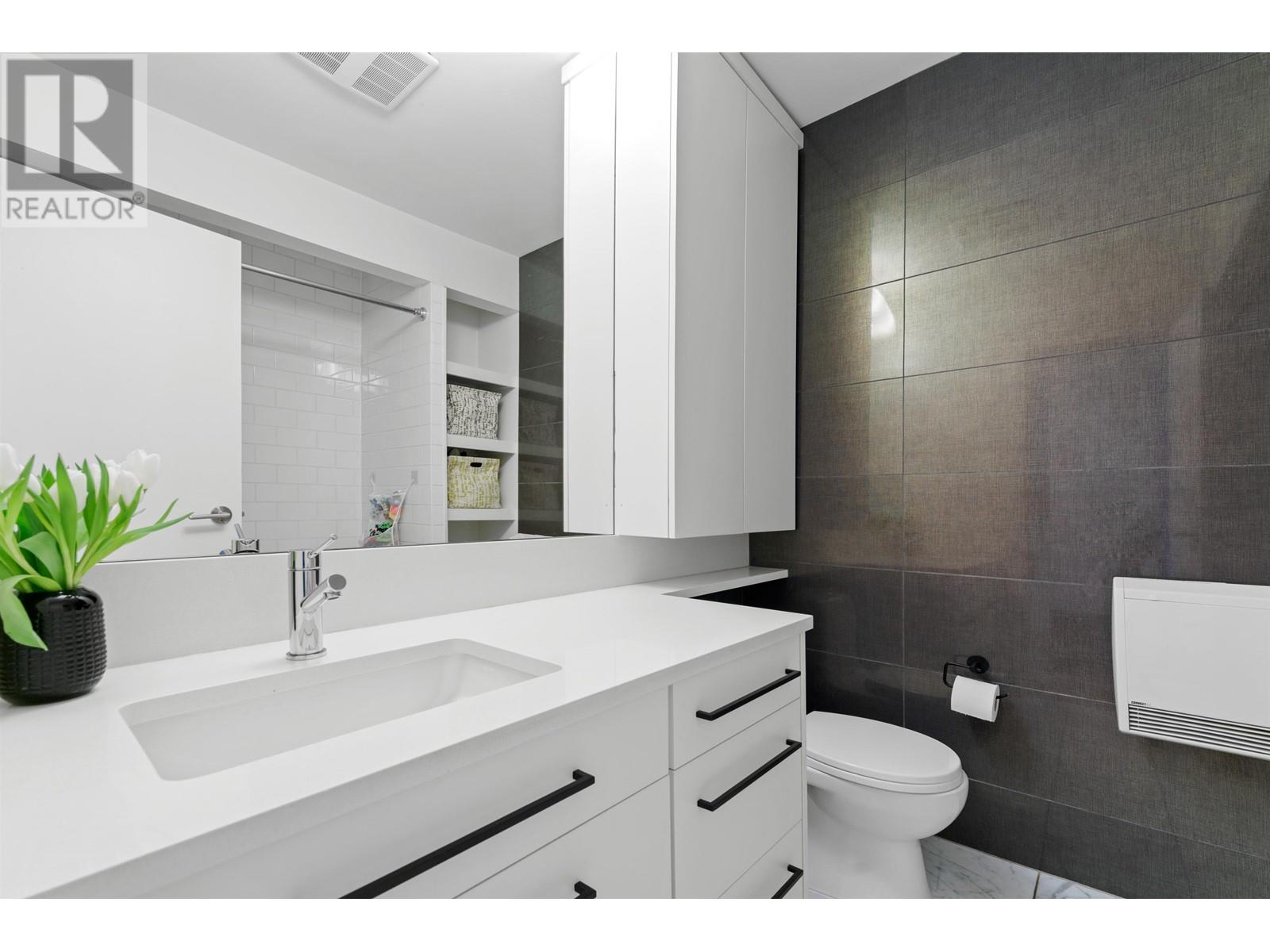 Listing Picture 37 of 40 : 950 W 7TH AVENUE, Vancouver / 溫哥華 - 魯藝地產 Yvonne Lu Group - MLS Medallion Club Member