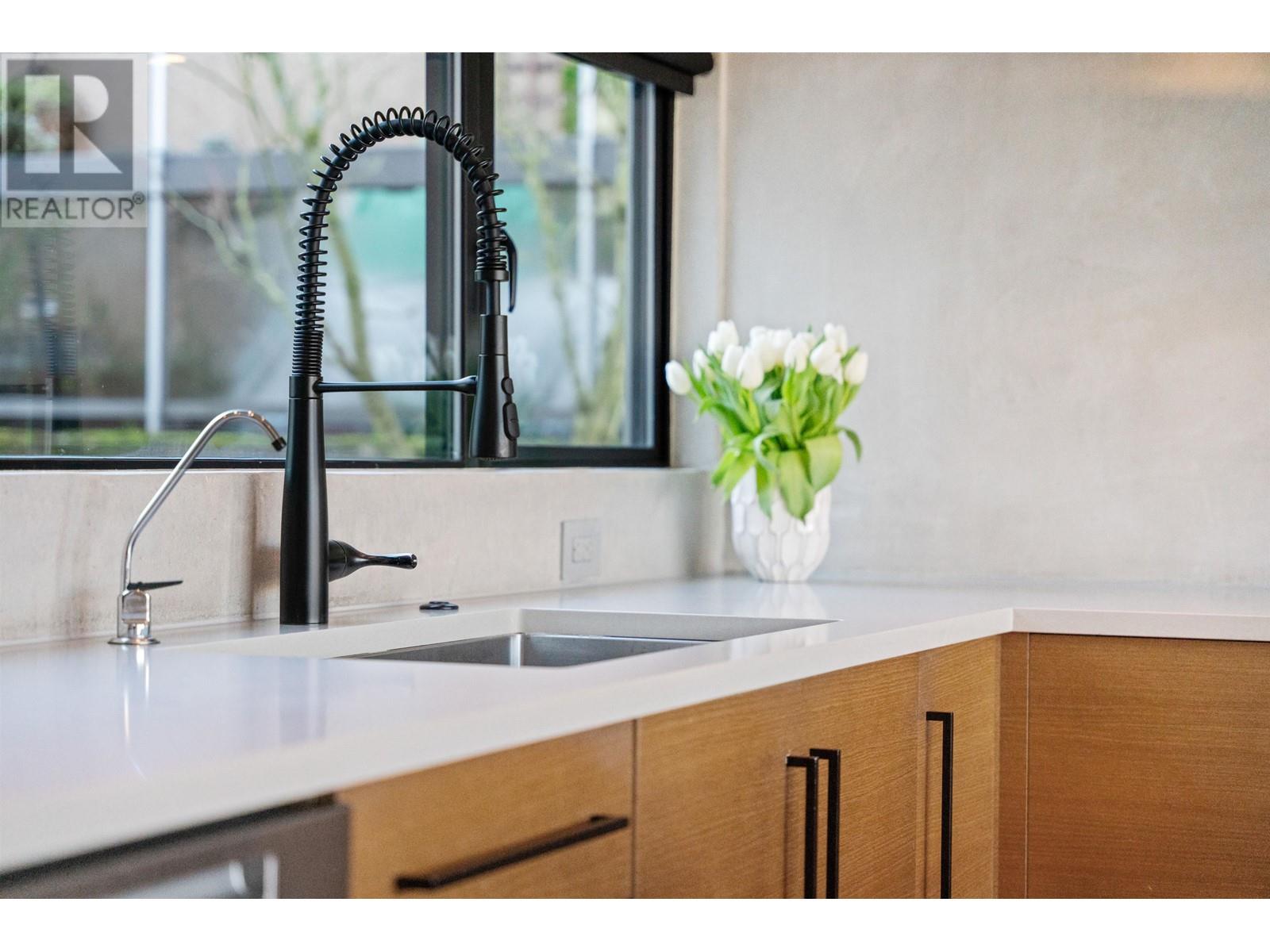 Listing Picture 7 of 40 : 950 W 7TH AVENUE, Vancouver / 溫哥華 - 魯藝地產 Yvonne Lu Group - MLS Medallion Club Member