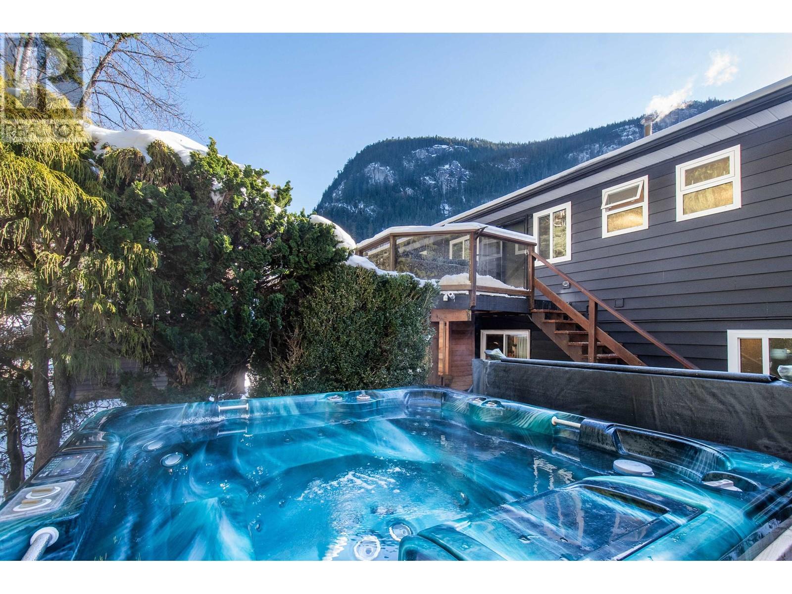 38269 MYRTLEWOOD CRESCENT