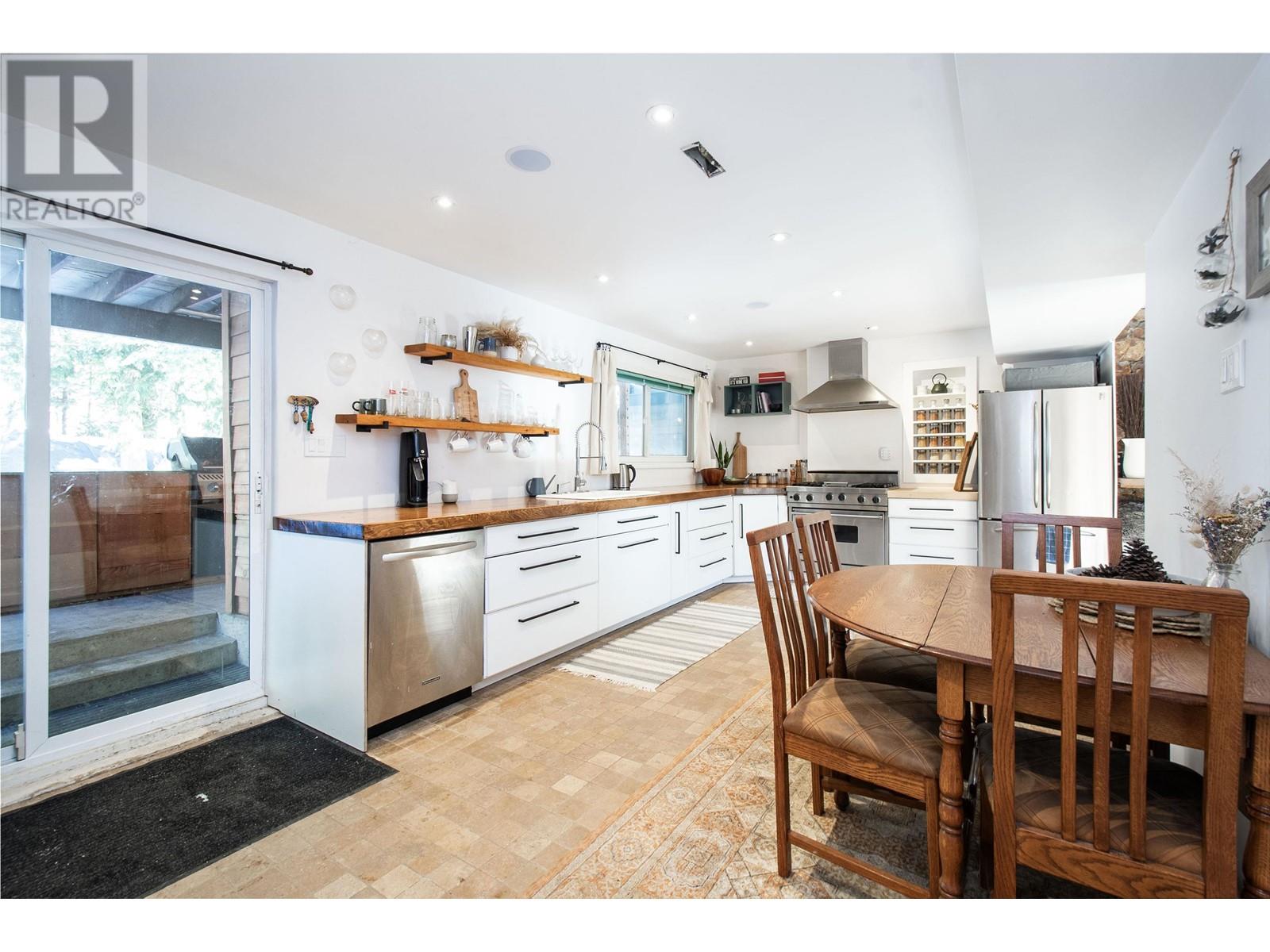 38269 MYRTLEWOOD CRESCENT